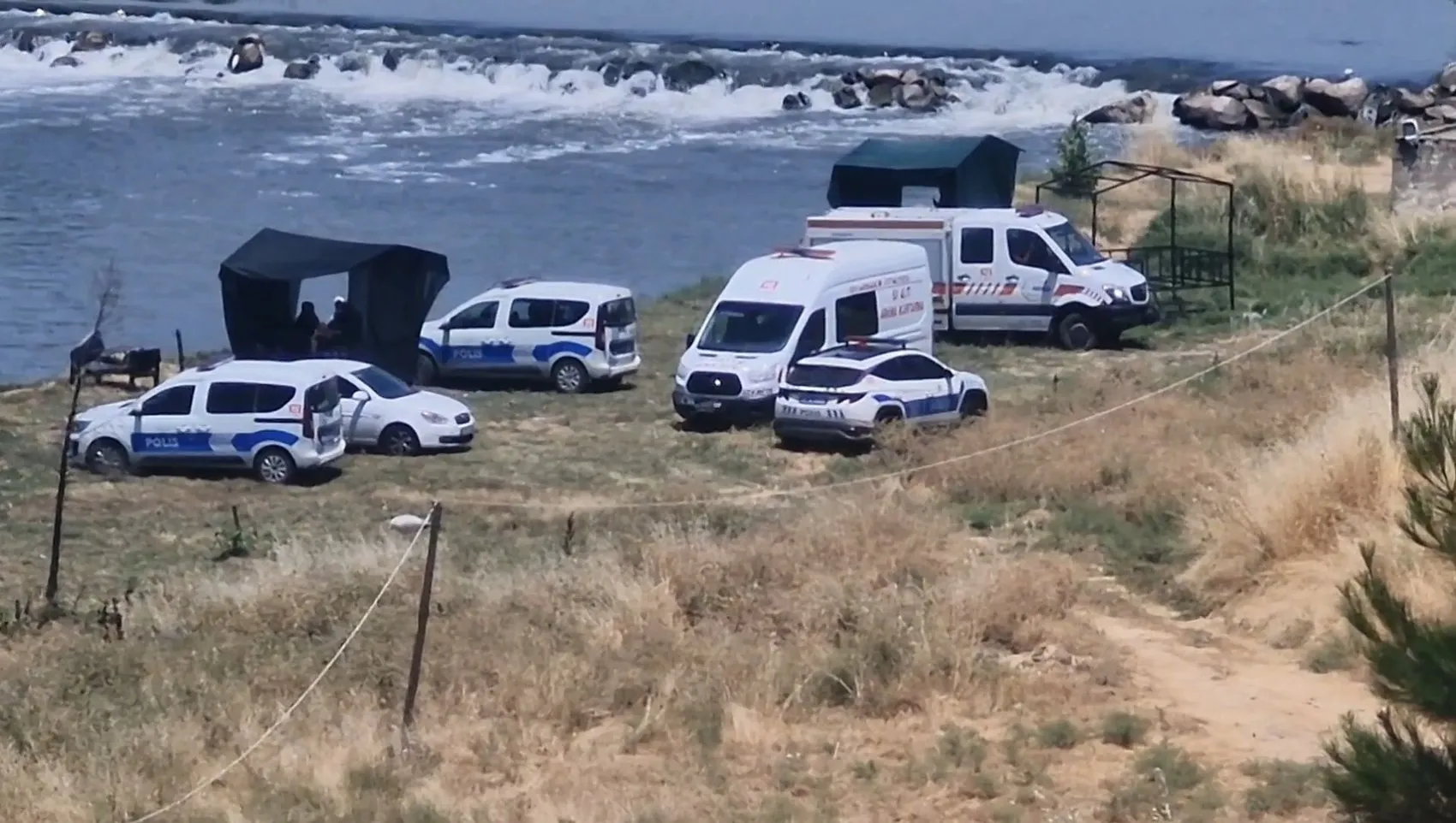 Diyarbakırda Dicle Nehri yüzeyinde bir erkek cansız bedeni keşfedildi