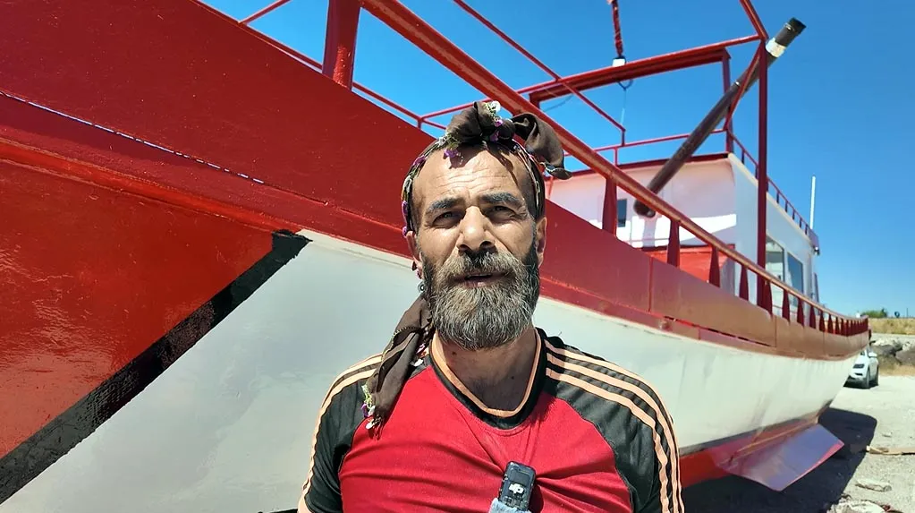 Van Gölünde inci kefali avcılığı yasağı kalktı balıkçılar göle açıldı