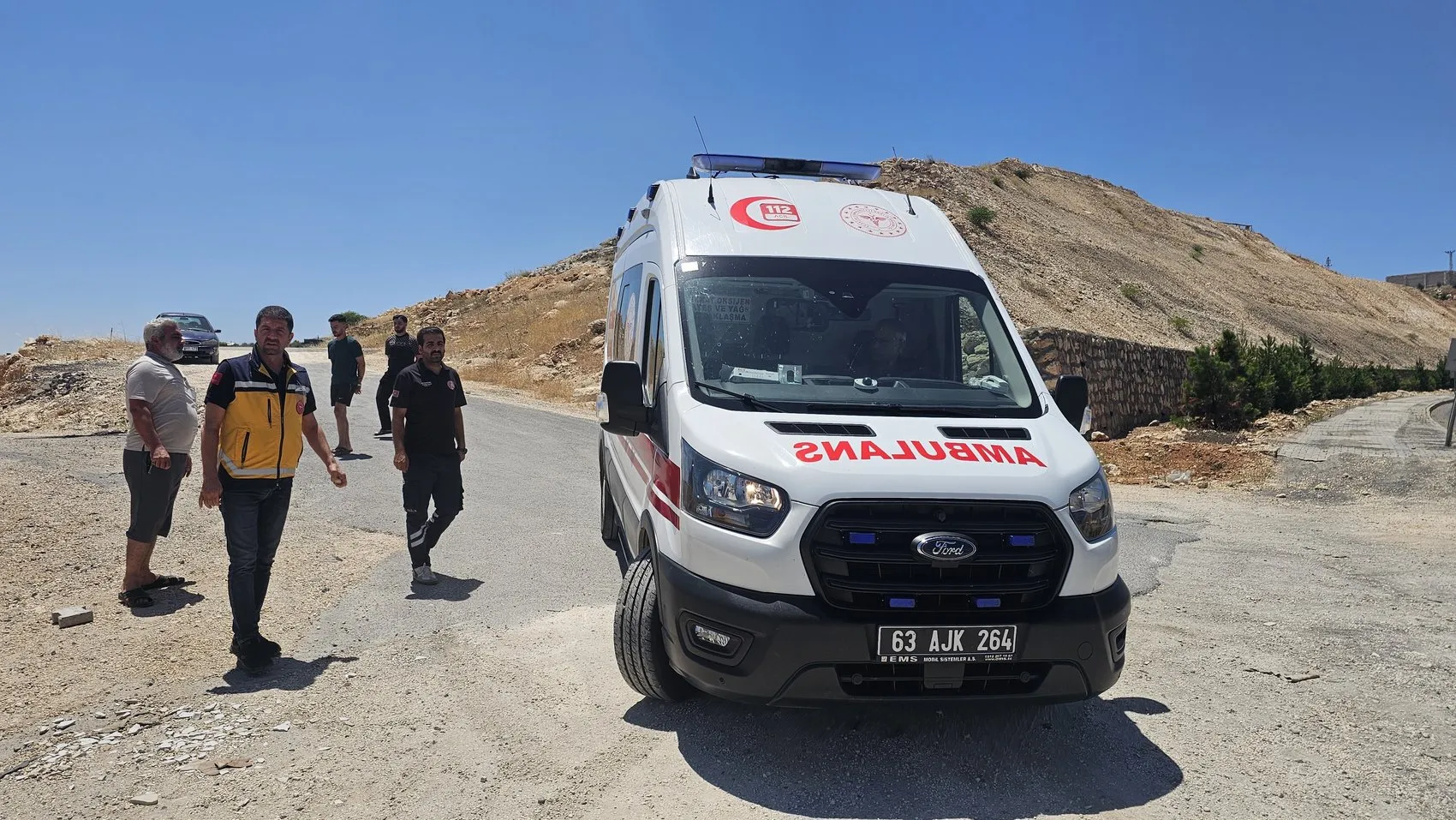 Şanlıurfa arazisinde battaniyeye sarılı halde yabancı uyruklu bir kişinin cansız bedeni bulundu