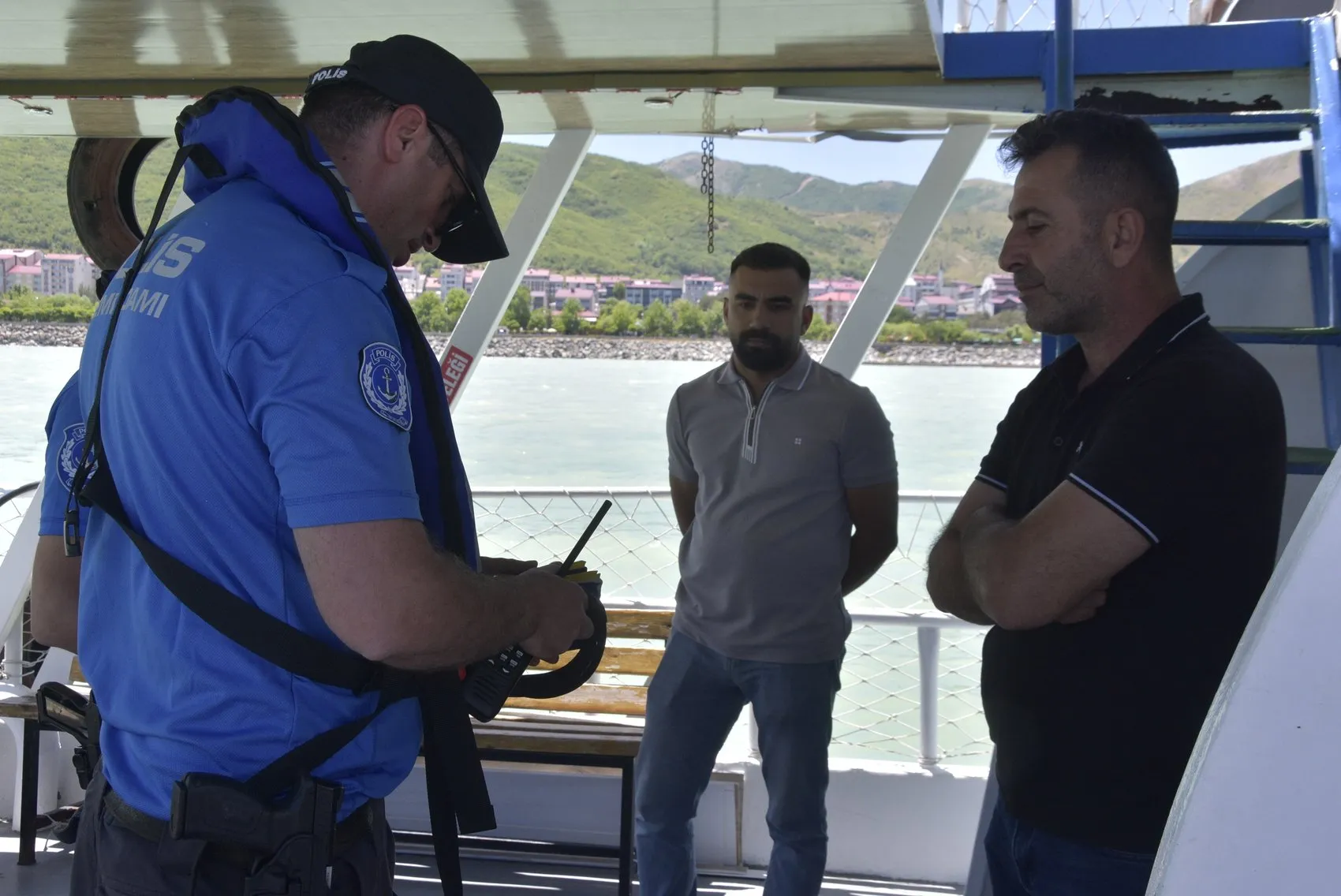 Van Gölü balıkları için 7 gün 24 saat nöbet tutuluyor