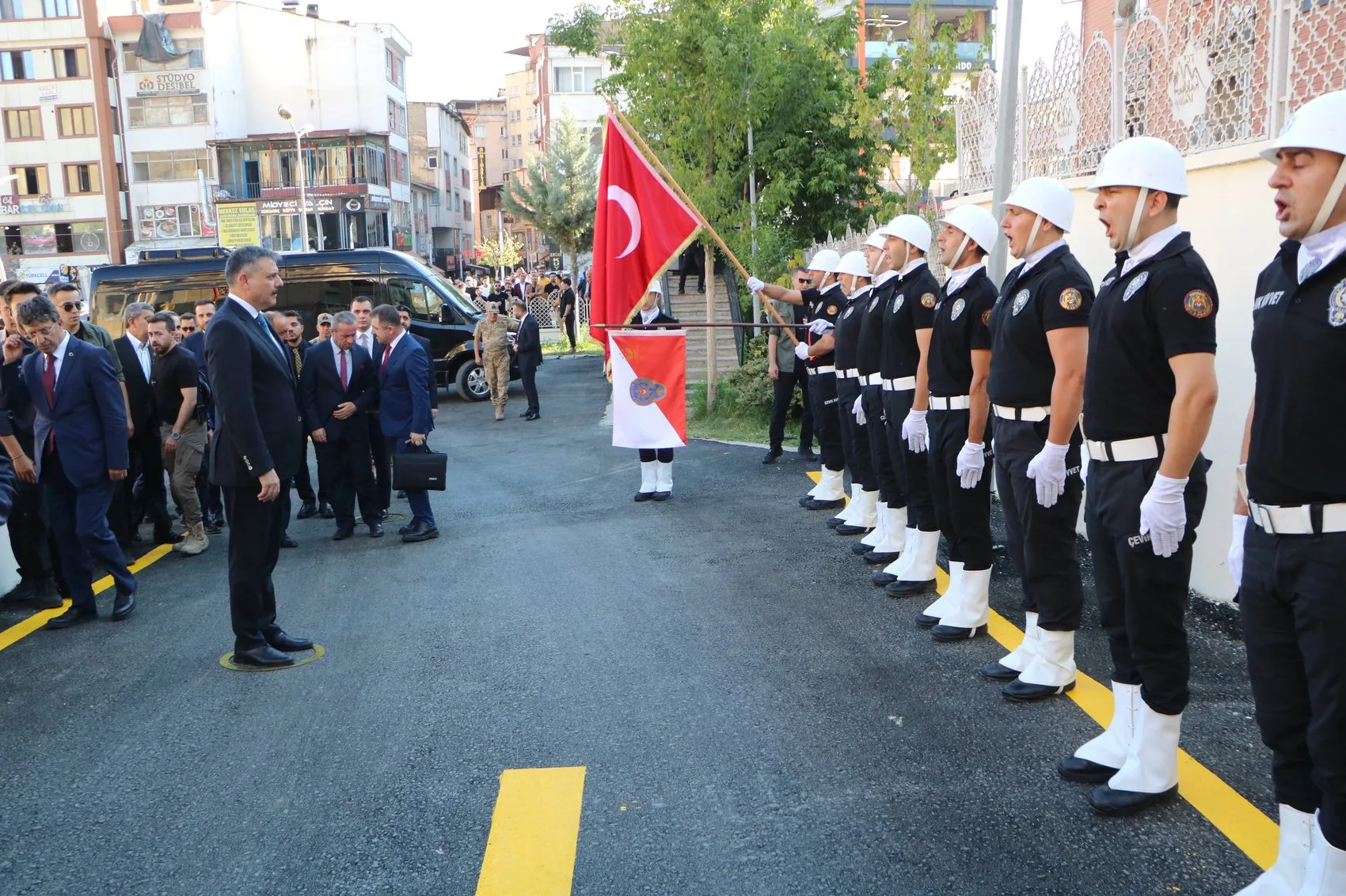 İçişleri Bakanı Çiftçi Hakkari temaslarını tamamladı