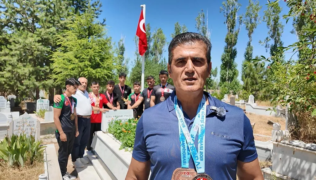 Milli sporculardan şehit Halil Hamuryenin kabrine anlamlı ziyaret
