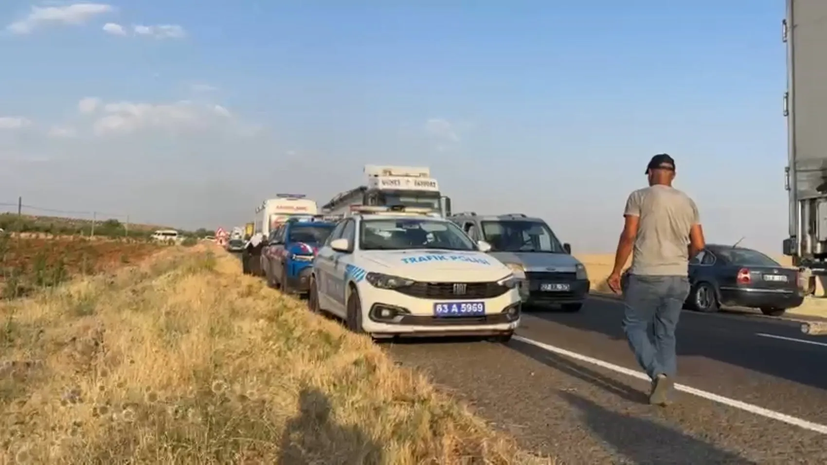 Suruç yolunda minibüs kazası sonucu 22 tarım işçisi yaralandı