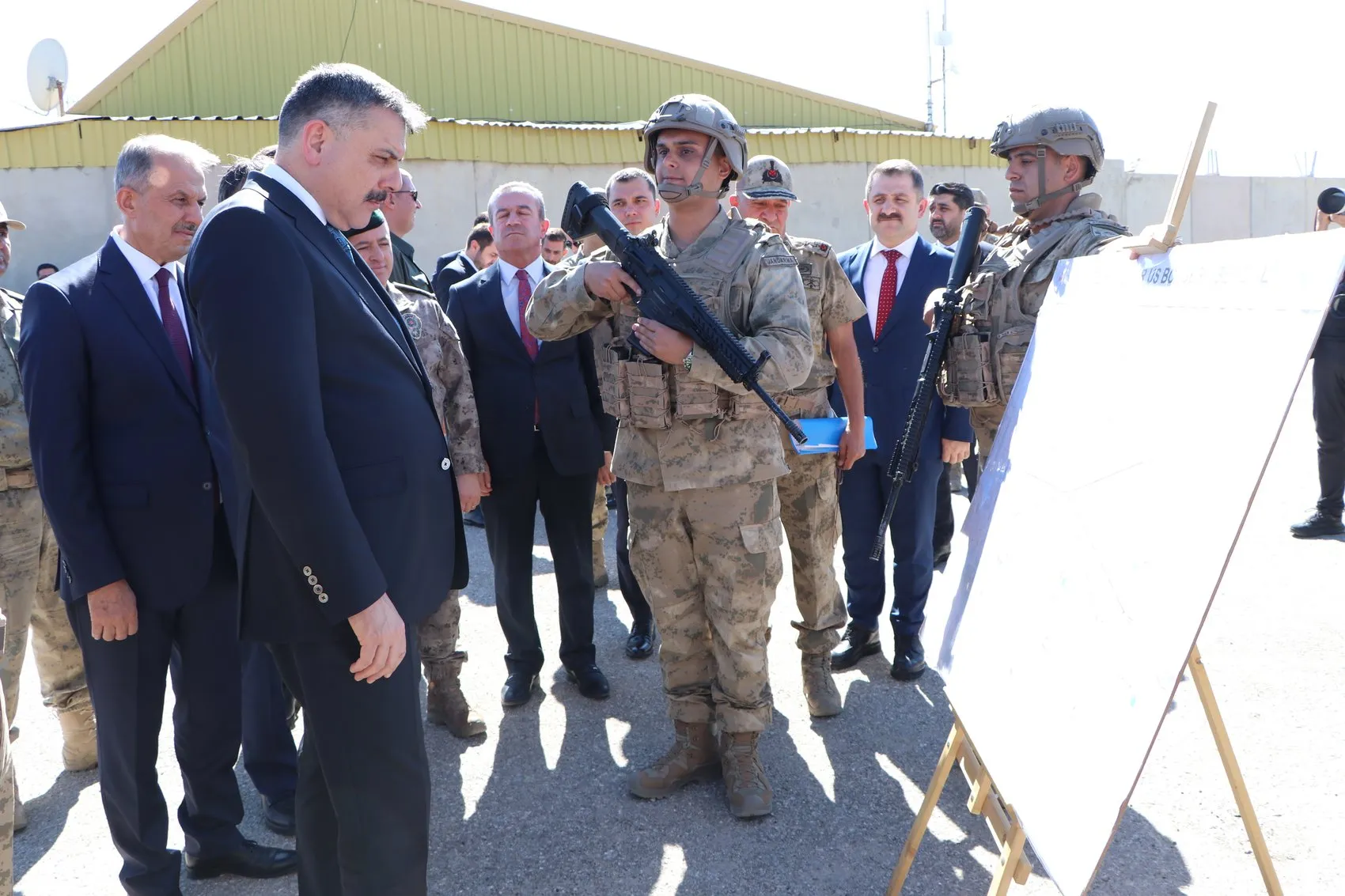 Bakan Çiftçi Sınır Karakolunda Terörsüz Türkiye Hedefini Yeniledi