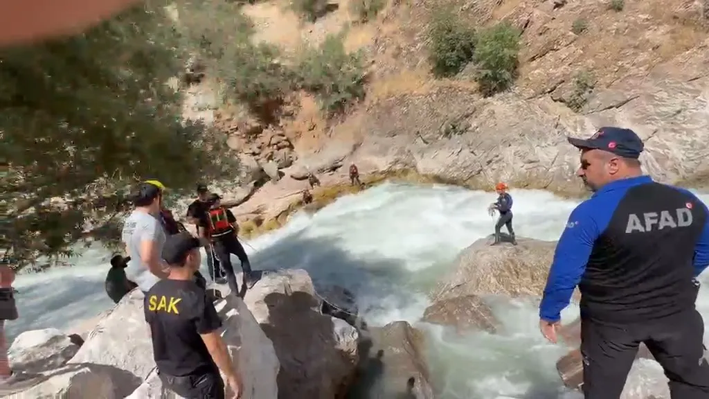 Şırnak Beytüşşebap'ta çaya giren gençten üç gündür haber alınamıyor