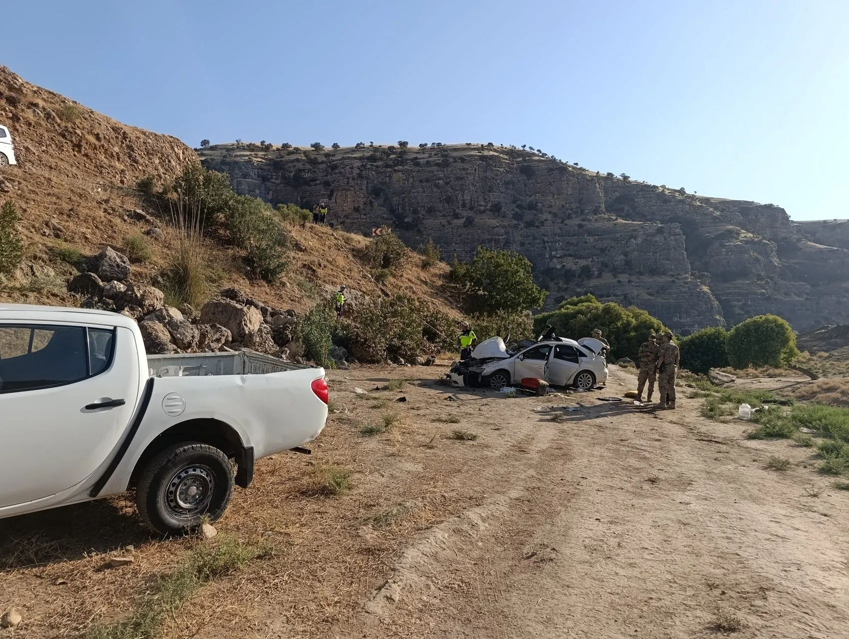 Şırnak Güçlükonak yolunda meydana gelen trafik kazasında dört kişi ağır yaralandı