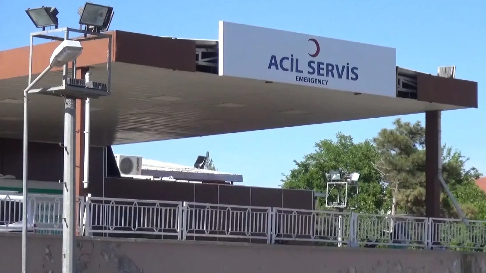 Diyarbakırda aile faciası Ağabeyi kardeşini bıçaklayarak öldürdü