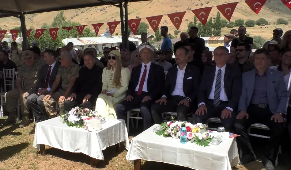 Van Erciş te Kırgız Türklerinin buluştuğu renkli şölen gerçekleşti