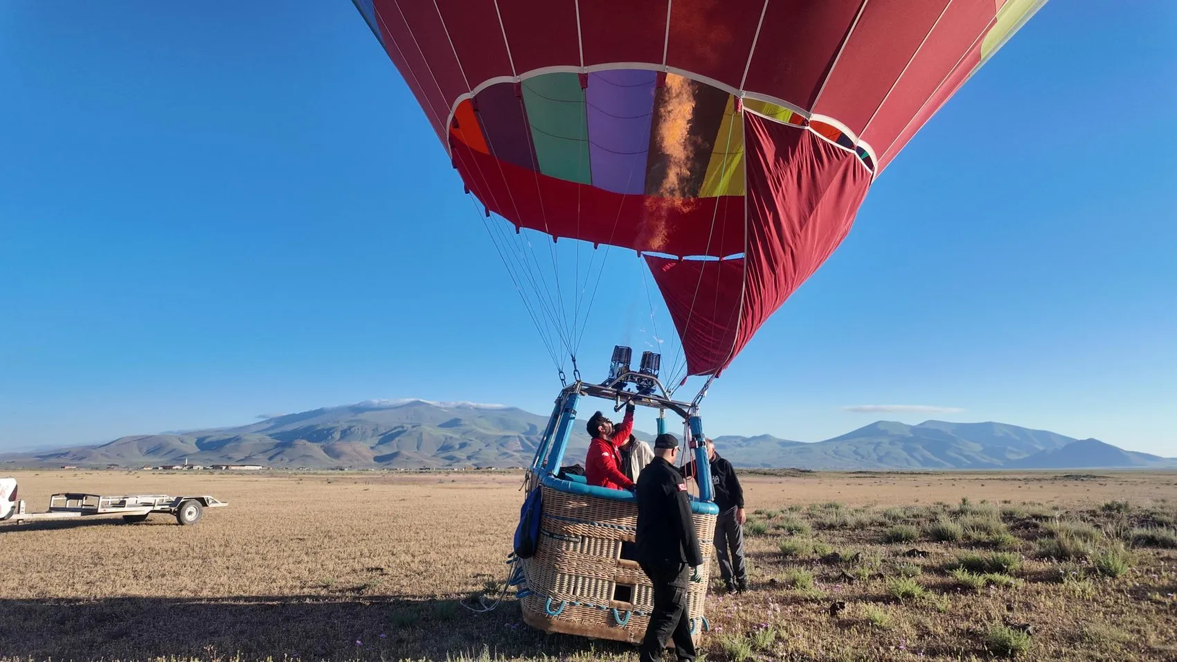 Ağrı Dağı ve İshak Paşa Sarayı üzerinde tarihi balon uçuşu yapıldı