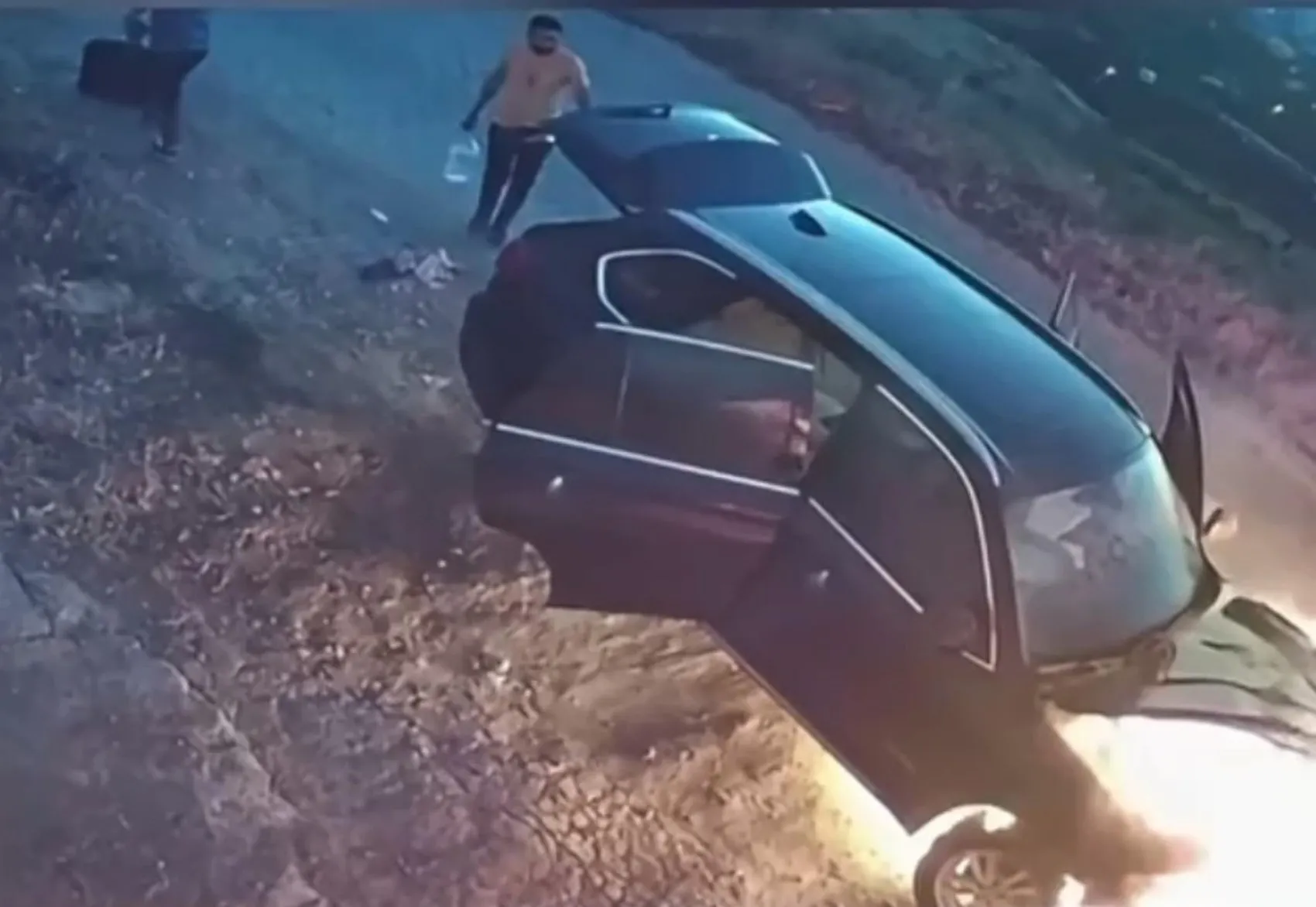 Muşta seyir halindeki otomobil bir anda alevlere teslim oldu