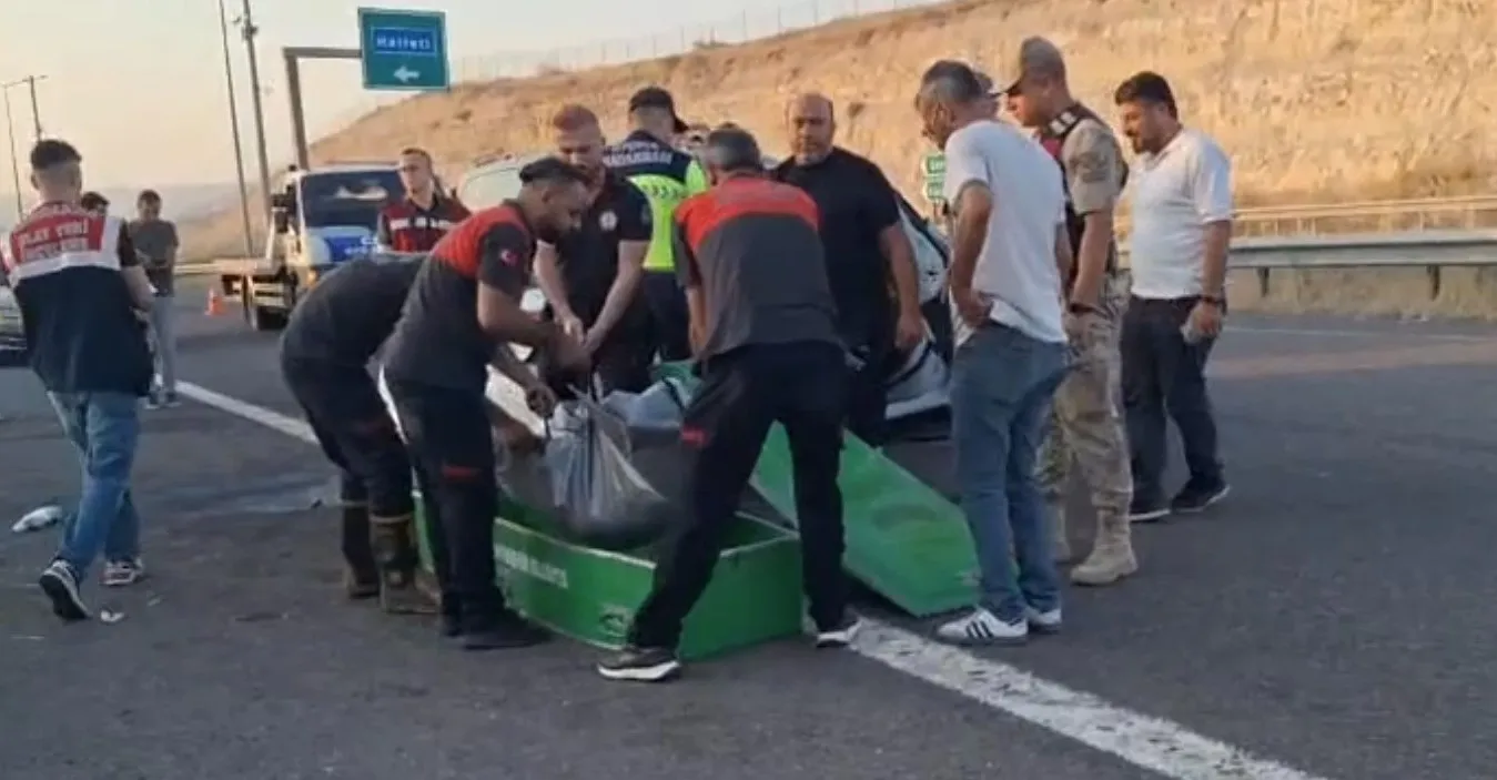 Şanlıurfa yolunda feci kaza 3 kişi hayatını kaybetti