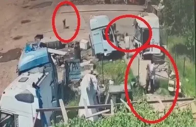 Silopi'de köpeklerin kovaladığı küçük çocuğu babası ve amcası son anda kurtardı