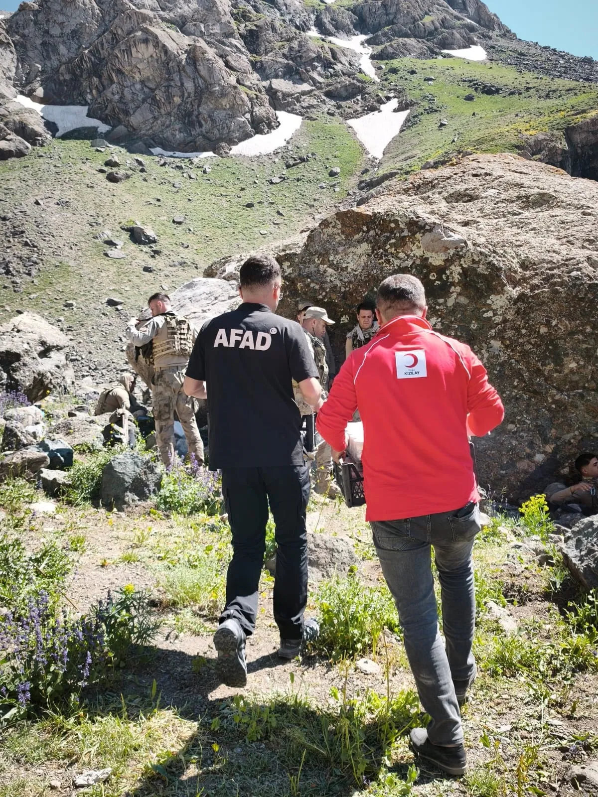 Hakkari Cilo Dağına tırmanan emekli astsubayı arama çalışmaları ikinci gününde sürüyor