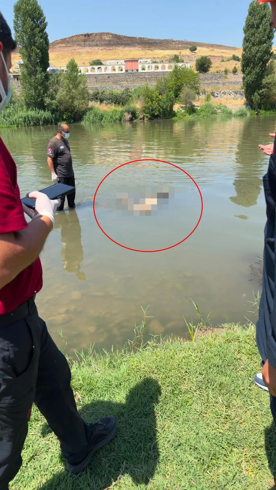 Diyarbakırda Dicle Nehri yüzeyinde bir erkek cansız bedeni keşfedildi