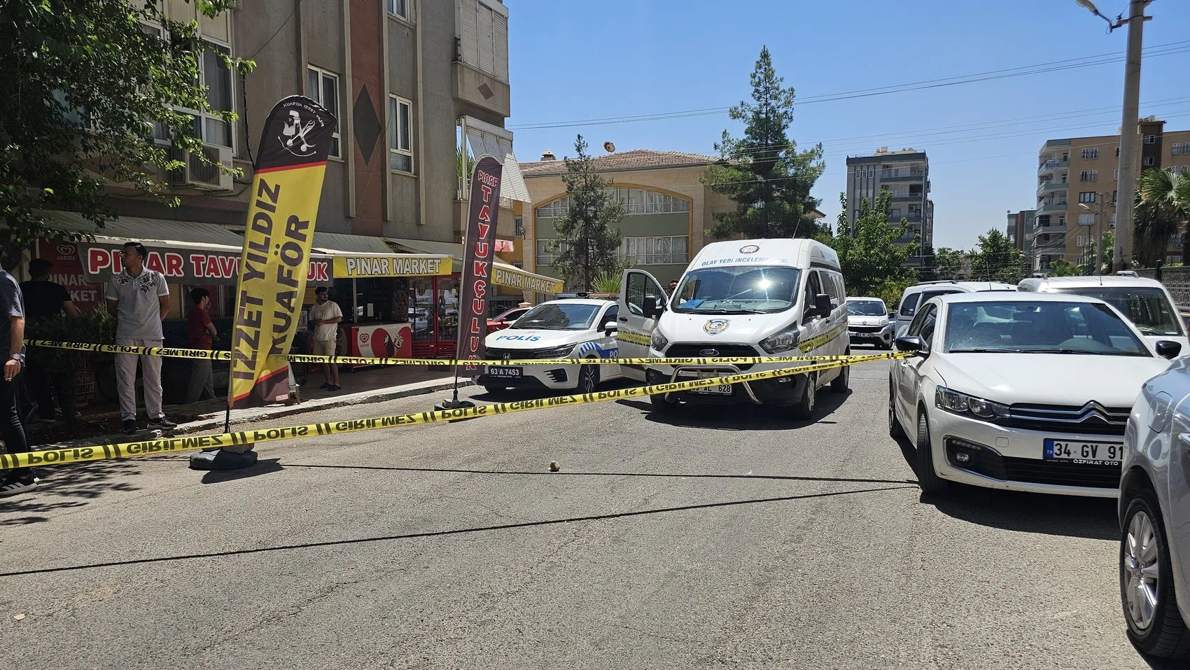 Şanlıurfa'da aile kavgası kanlı bitti Kuaför dükkanına saldırıda 4 kişi yaralandı