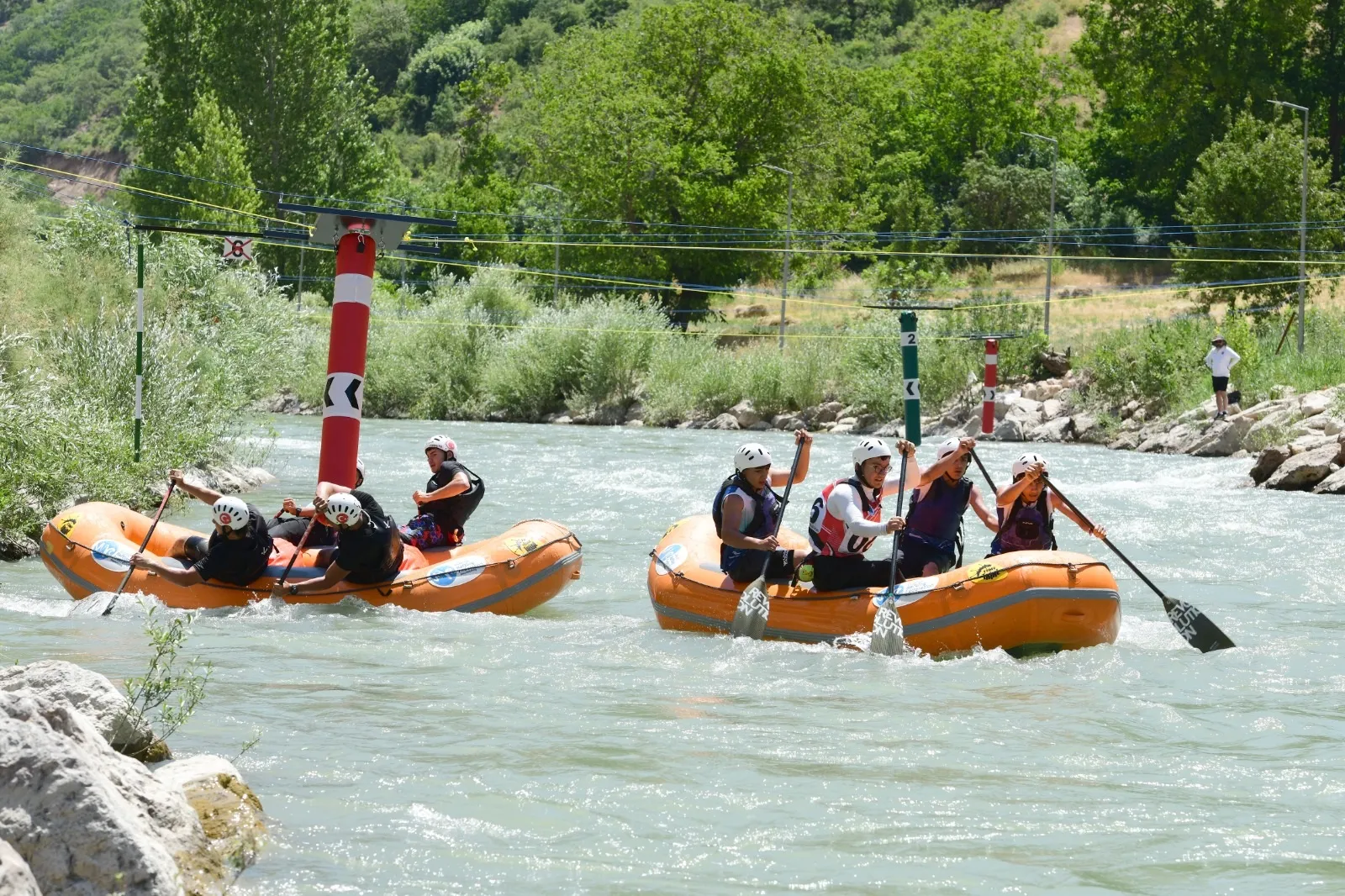 Van Çatak nehrinde üç gün süren rafting rekabeti ödülle tamamlandı