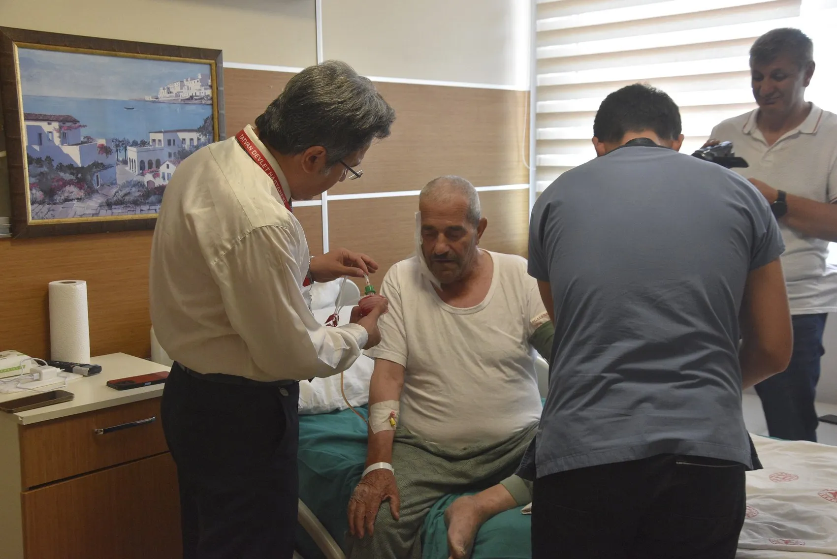 Bitlisli hasta şehir dışına gitmeden tükürük bezi tümöründen kurtuldu