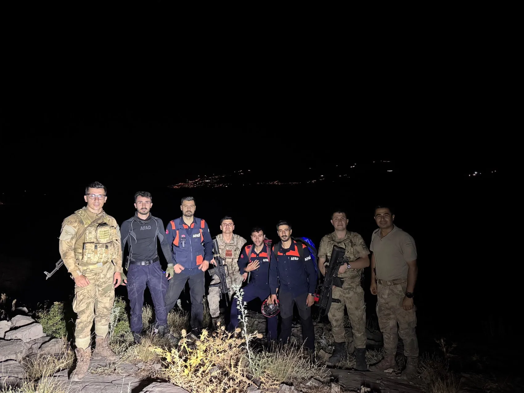 Şırnak Ballıkaya bölgesinde mahsur kalan mühendisler hava operasyonuyla kurtarıldı