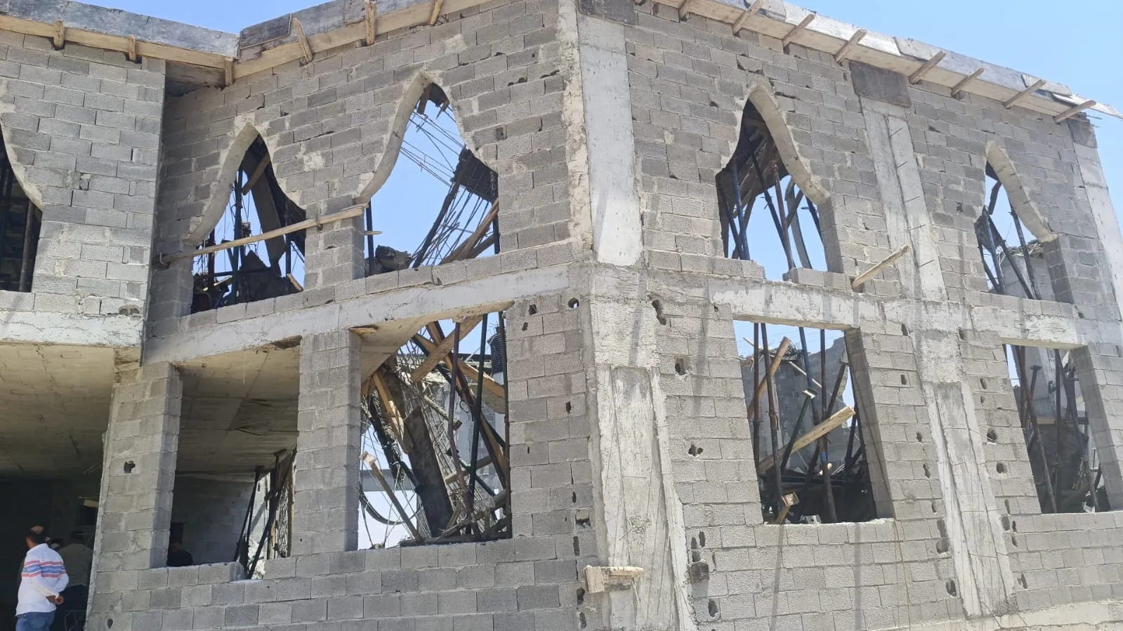 Şanlıurfa'da cami inşaatı çöktü üç işçi yaralandı