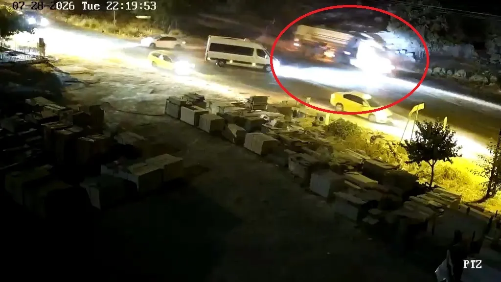 Mardin Artuklu yolunda yaşanan feci kazanın güvenlik kamerası görüntüleri yayınlandı