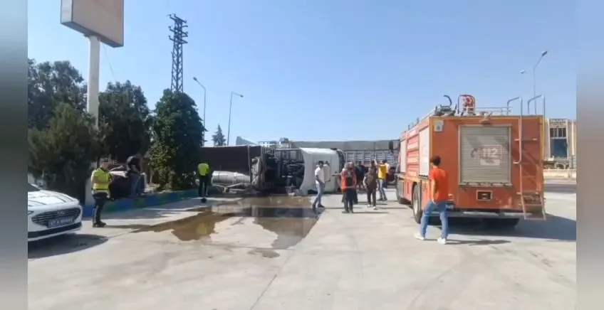 Nusaybin yolunda devrilen TIR dehşetinden kıl payı kurtuldular