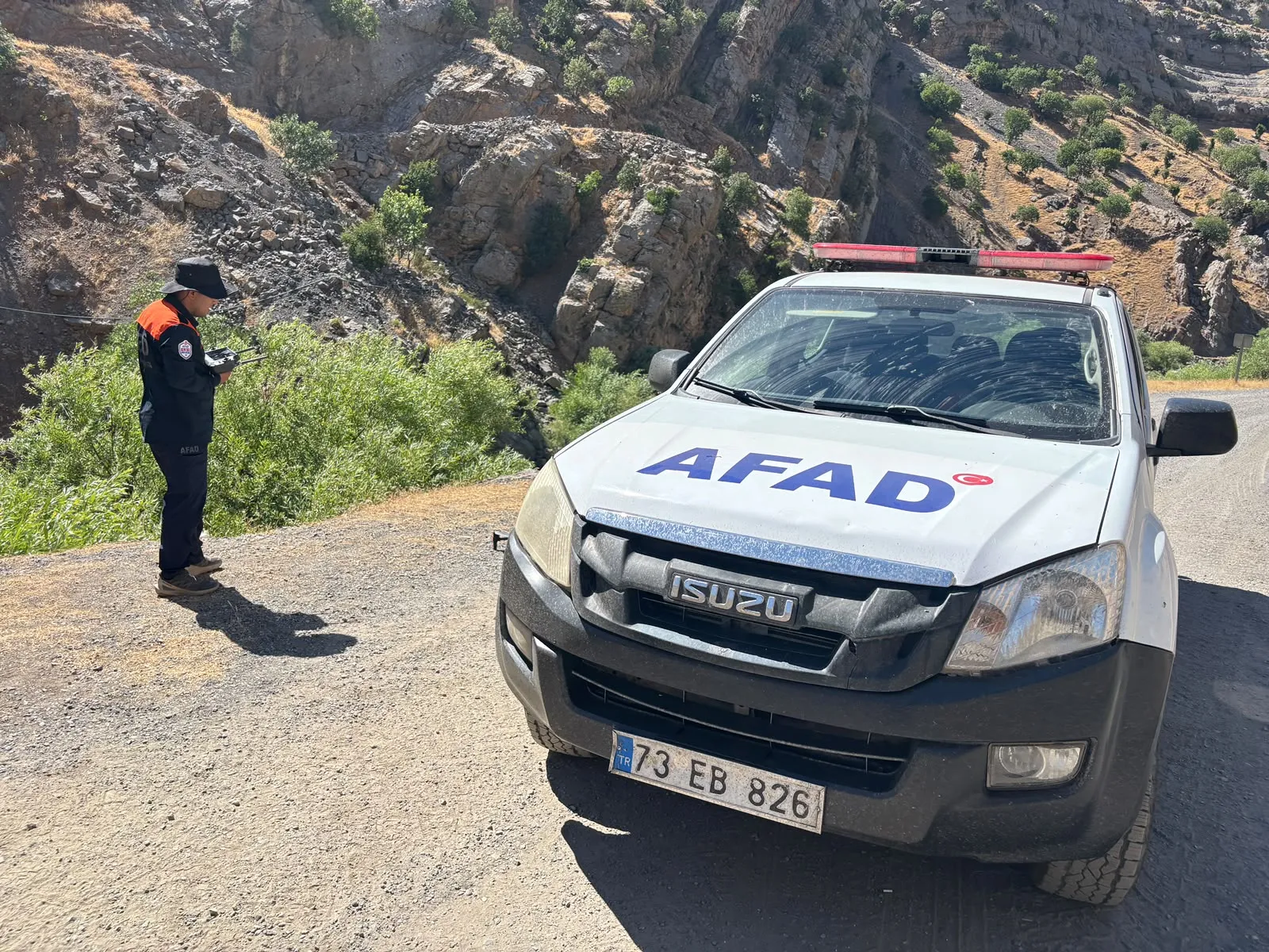 Beytüşşebapta çaya düşen genci arama çalışmaları sınır ötesine taşındı