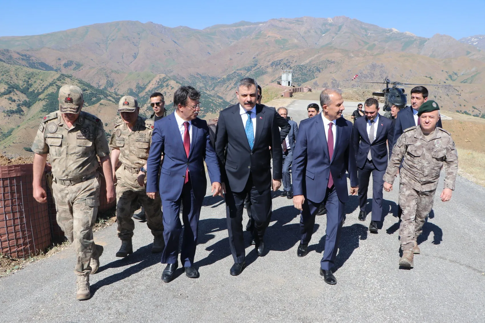 Bakan Çiftçi Sınır Karakolunda Terörsüz Türkiye Hedefini Yeniledi