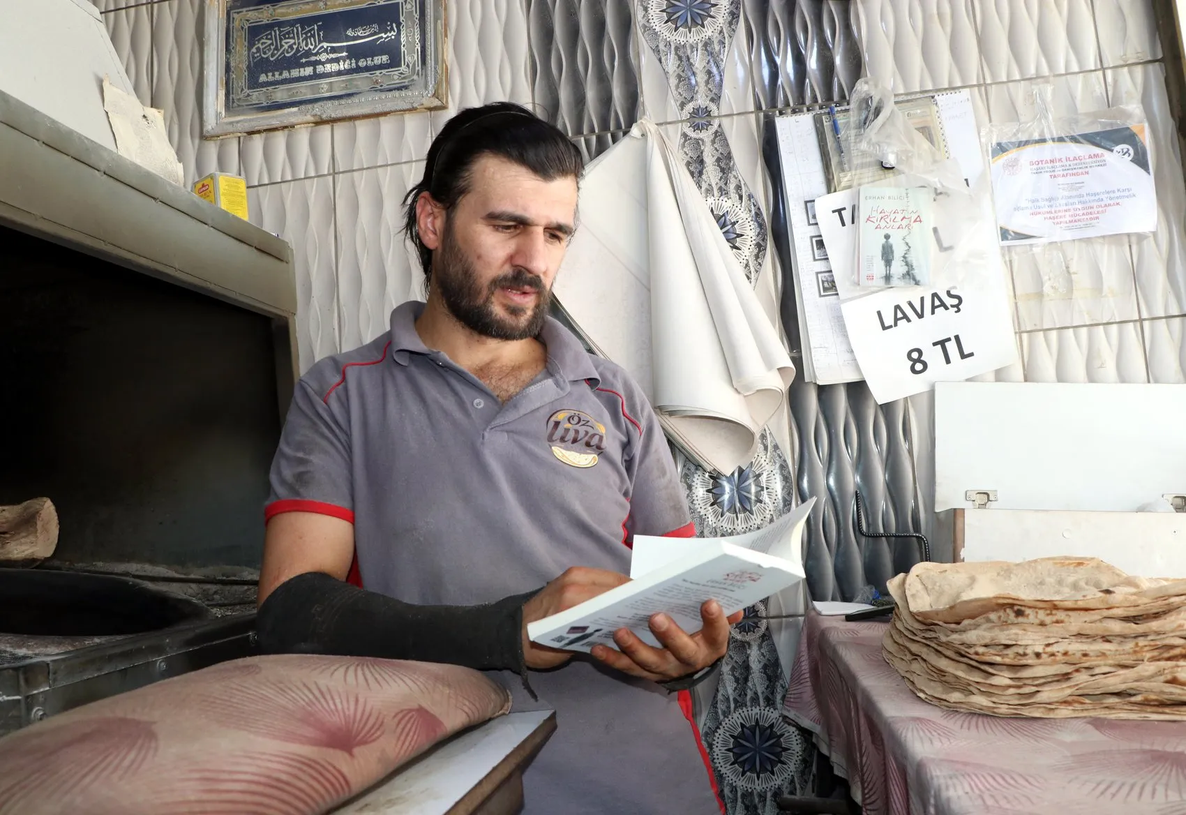 Vanlı fırıncı tandır başında yazdıği romanla hayallerine ulaştı