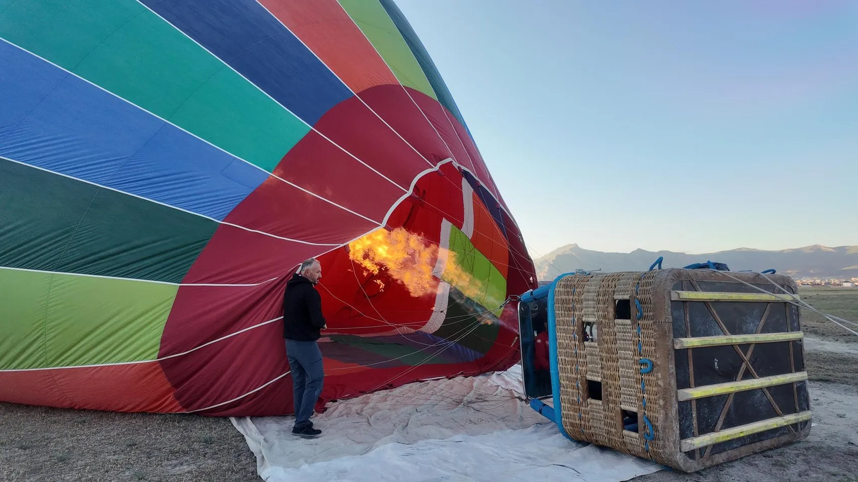 Ağrı Dağı ve İshak Paşa Sarayı üzerinde tarihi balon uçuşu yapıldı