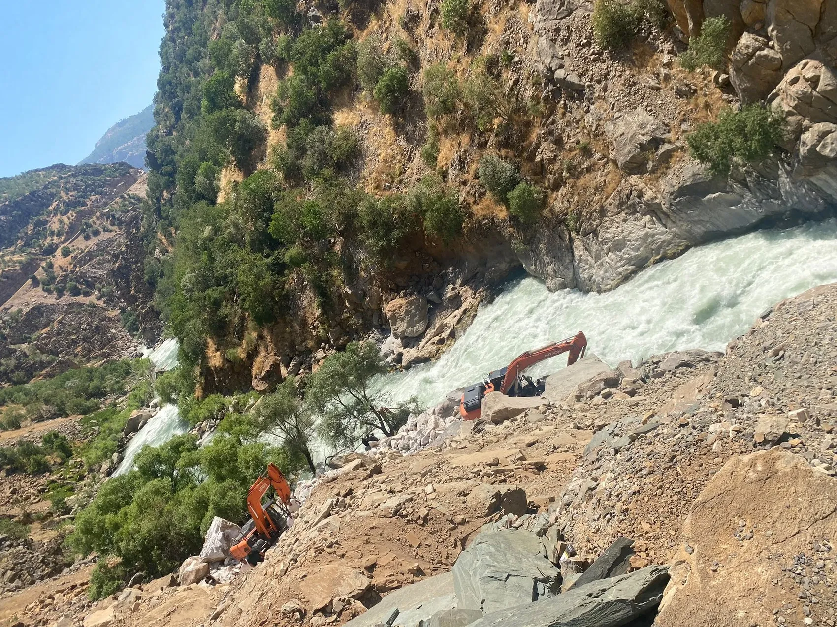 Beytüşşebapta çaya düşen genci arama çalışmalarında altıncı güne girildi