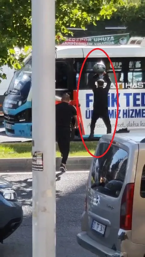 Diyarbakır'da yol verme kavgası kasklı saldırıya dönüştü