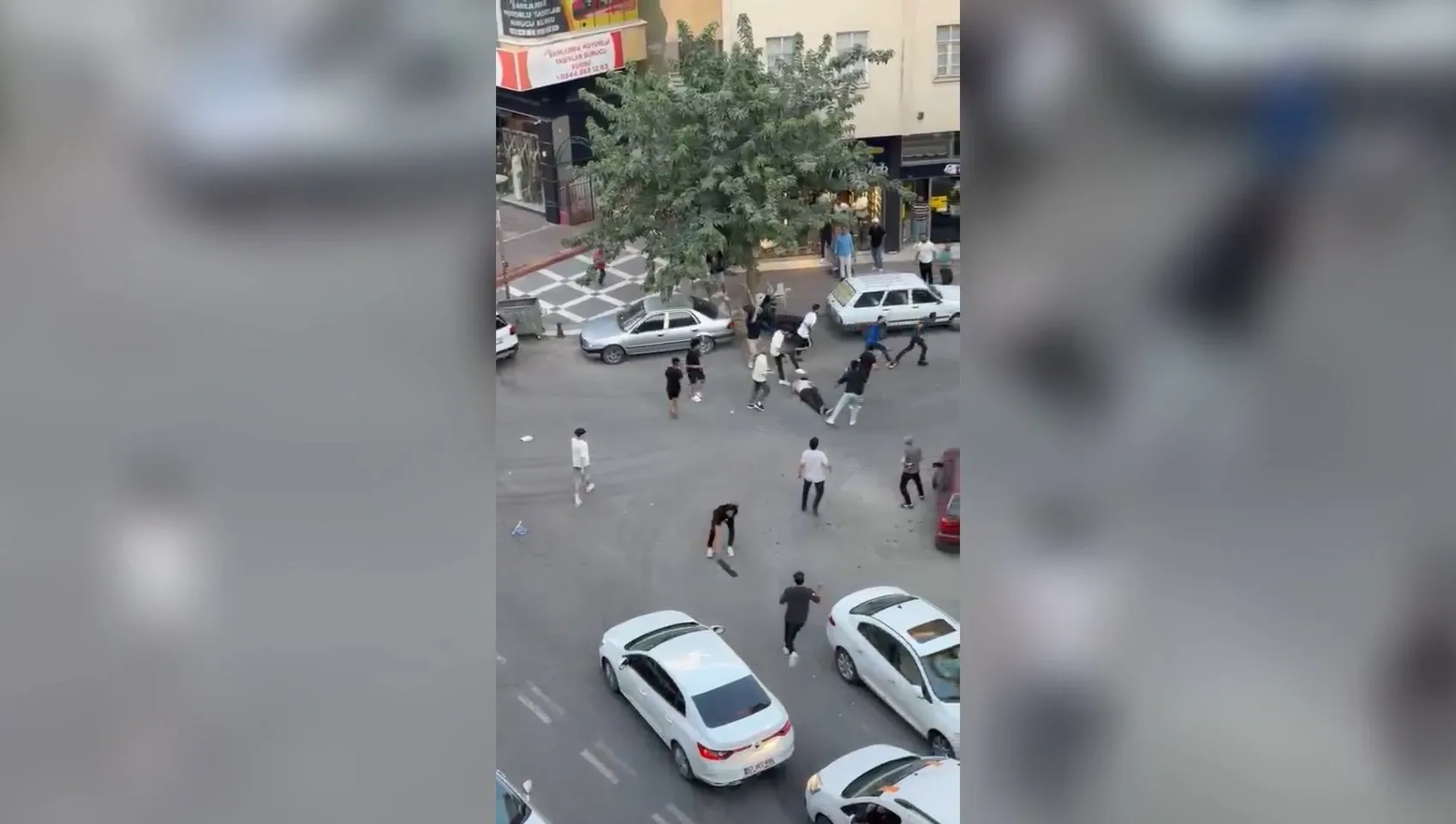 Şanlıurfa sokaklarında iki gün süren bıçaklı ve sopalı kavga kamerada