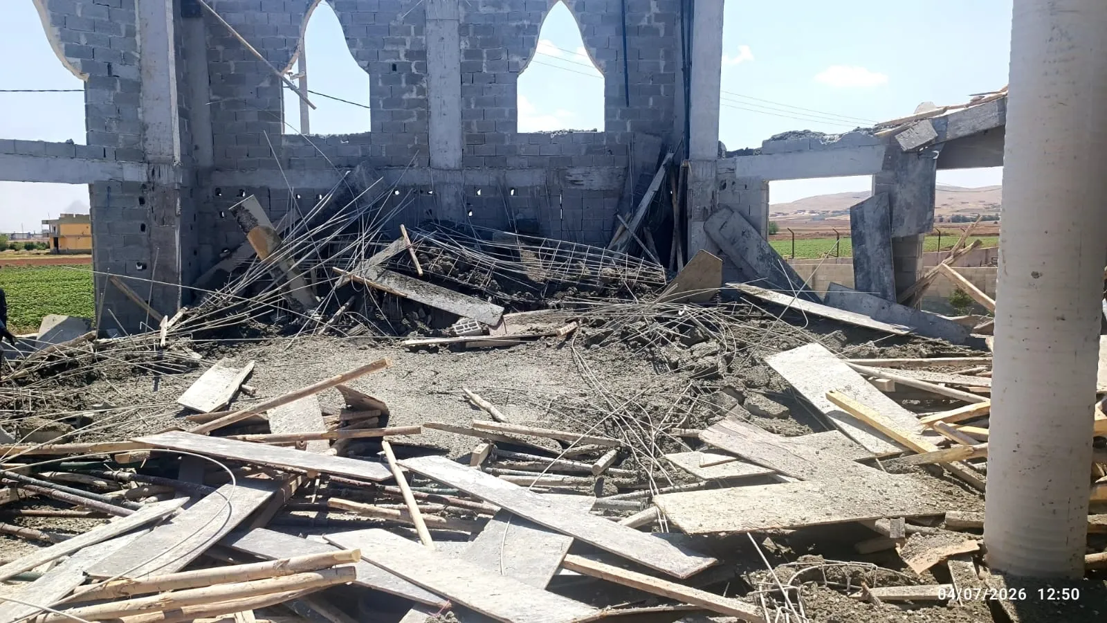 Şanlıurfa'da cami inşaatı çöktü üç işçi yaralandı