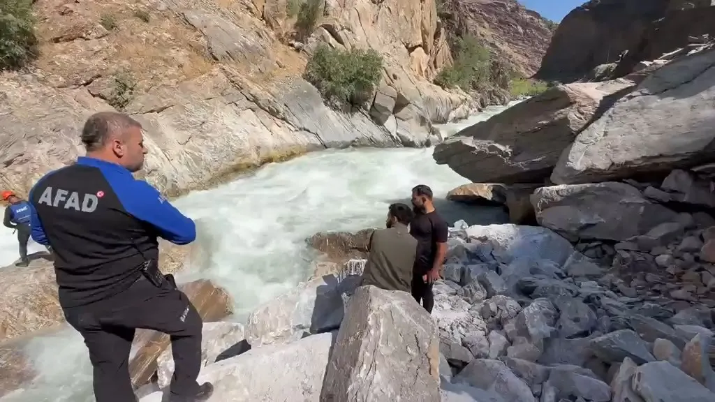 Şırnak Beytüşşebap'ta çaya giren gençten üç gündür haber alınamıyor
