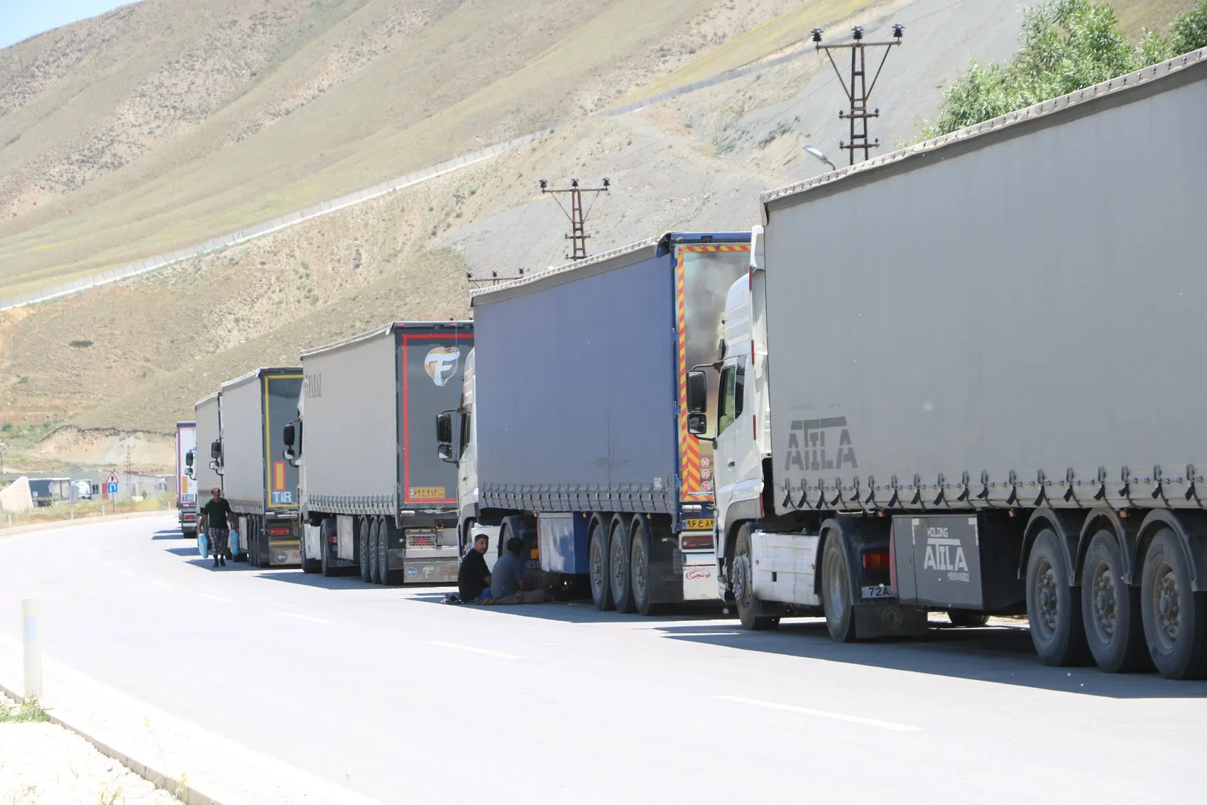 Esendere Gümrük Kapısında TIR Kuyruğu 12 Kilometreyi Buldu