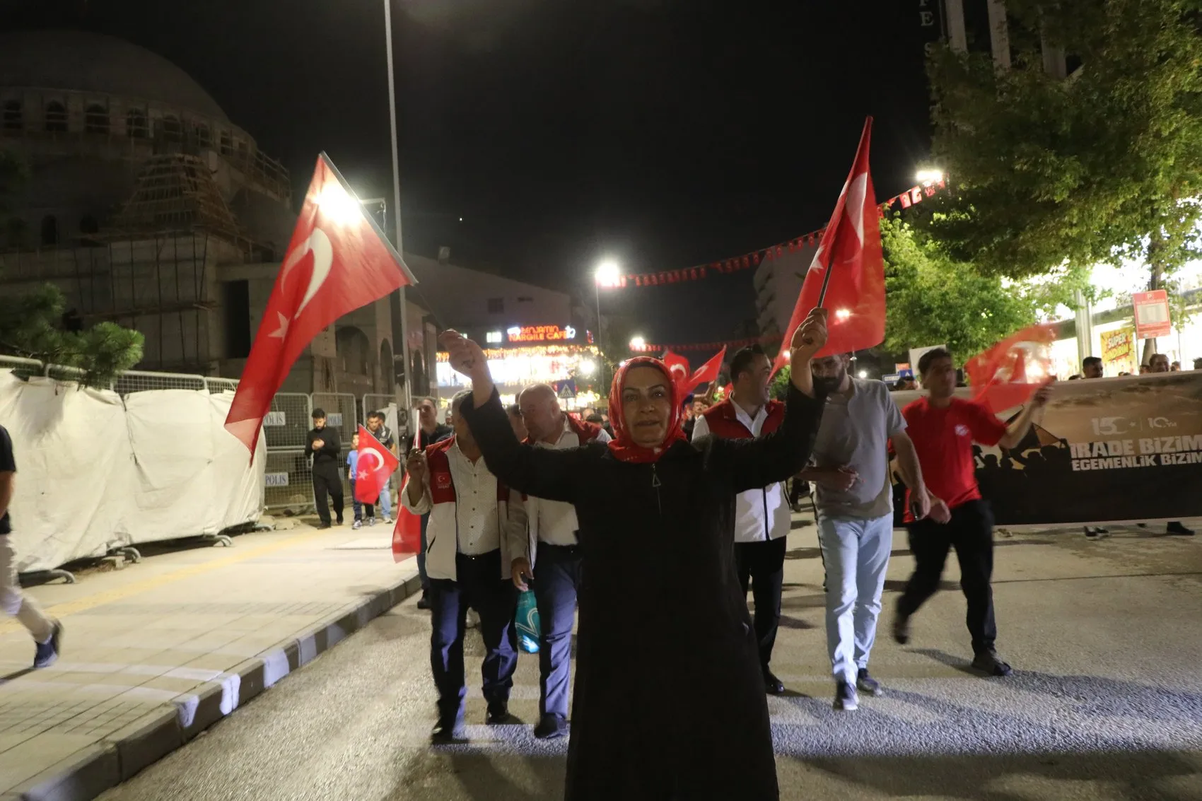 Van sokakları 15 Temmuz için tek yürek oldu