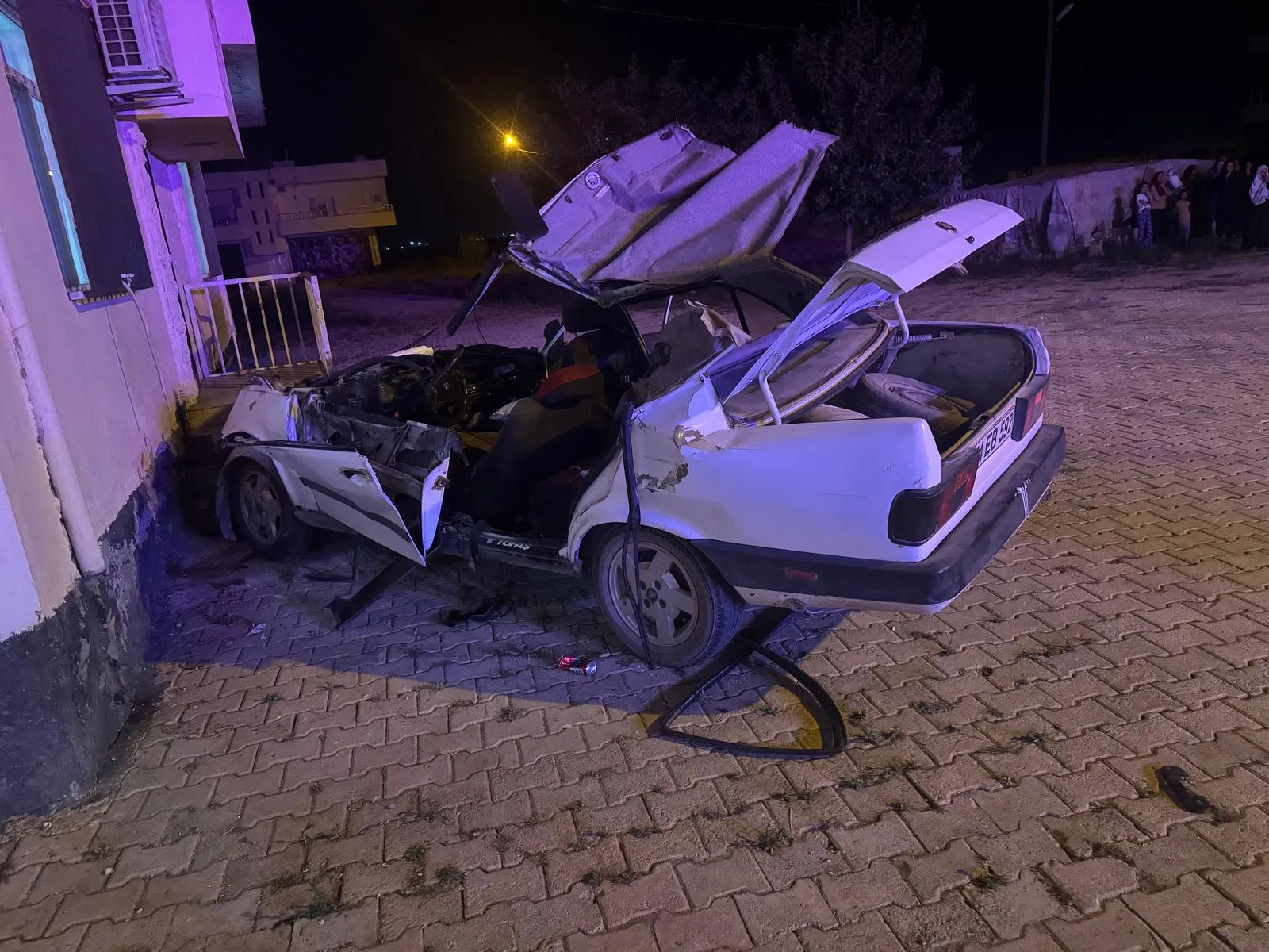Kızıltepe yolunda traktör ile otomobil çarpıştı 4 yaralı
