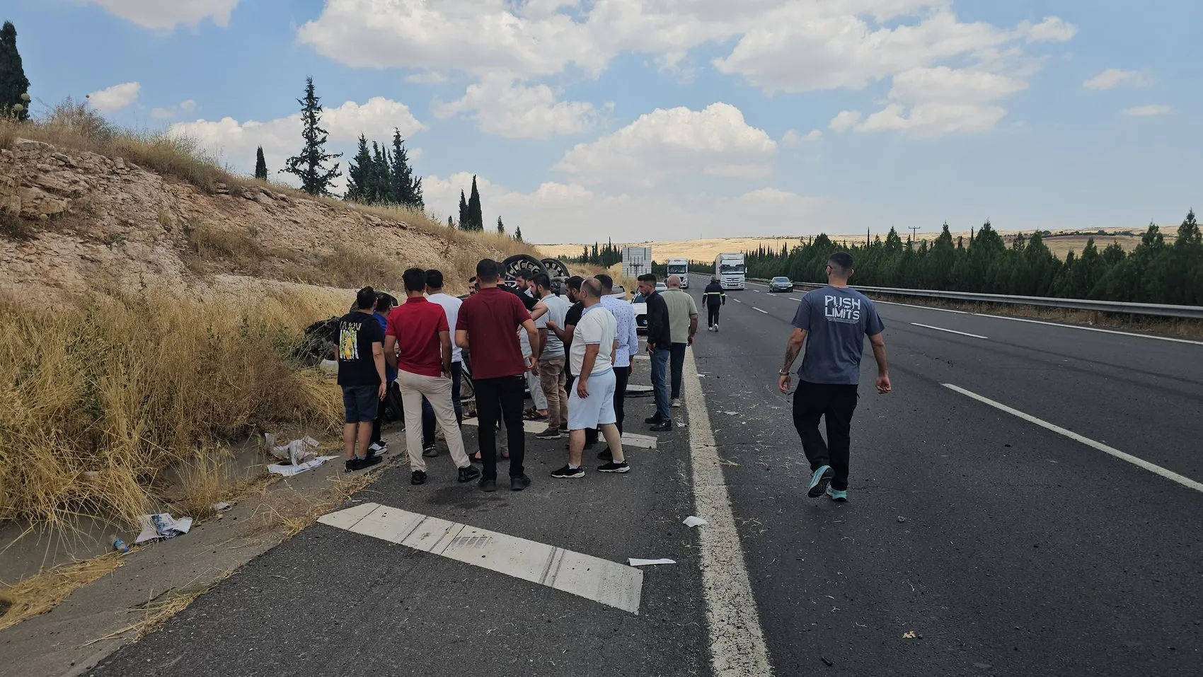Şanlıurfa'da kontrolden çıkan cip şarampole yuvarlandı