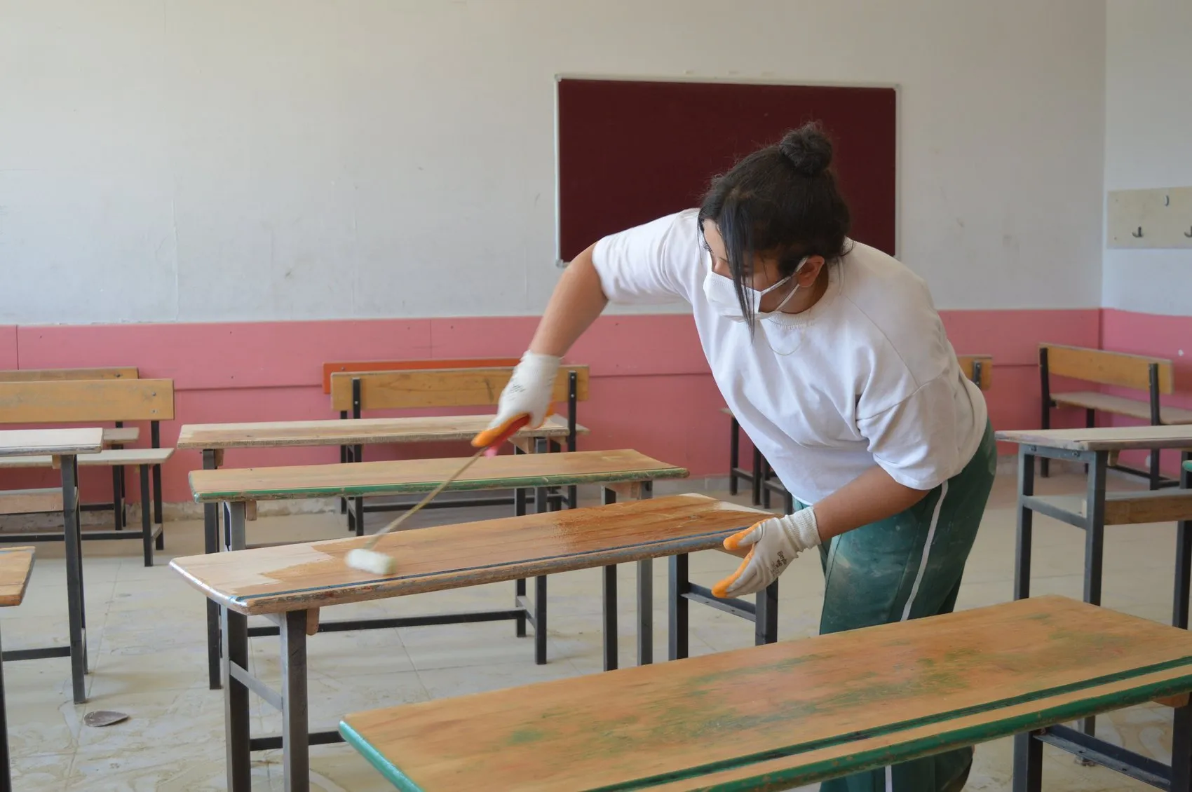 Mardinli öğrenciler okul sıralarını geri dönüşümle yeniden hayata kazandırıyor