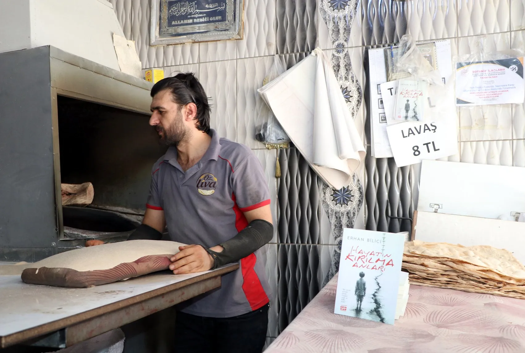 Vanlı fırıncı tandır başında yazdıği romanla hayallerine ulaştı
