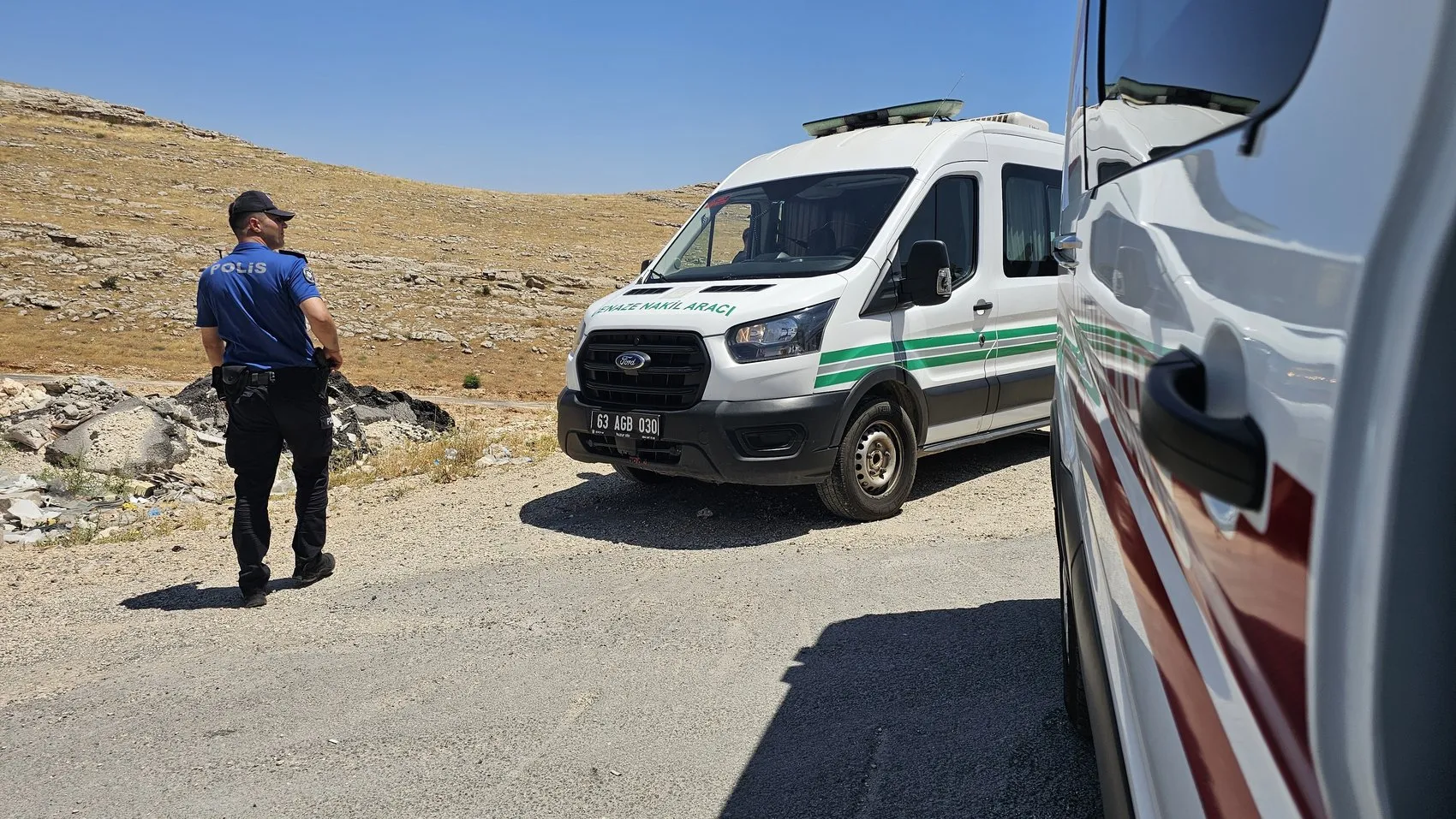 Şanlıurfa arazisinde battaniyeye sarılı halde yabancı uyruklu bir kişinin cansız bedeni bulundu