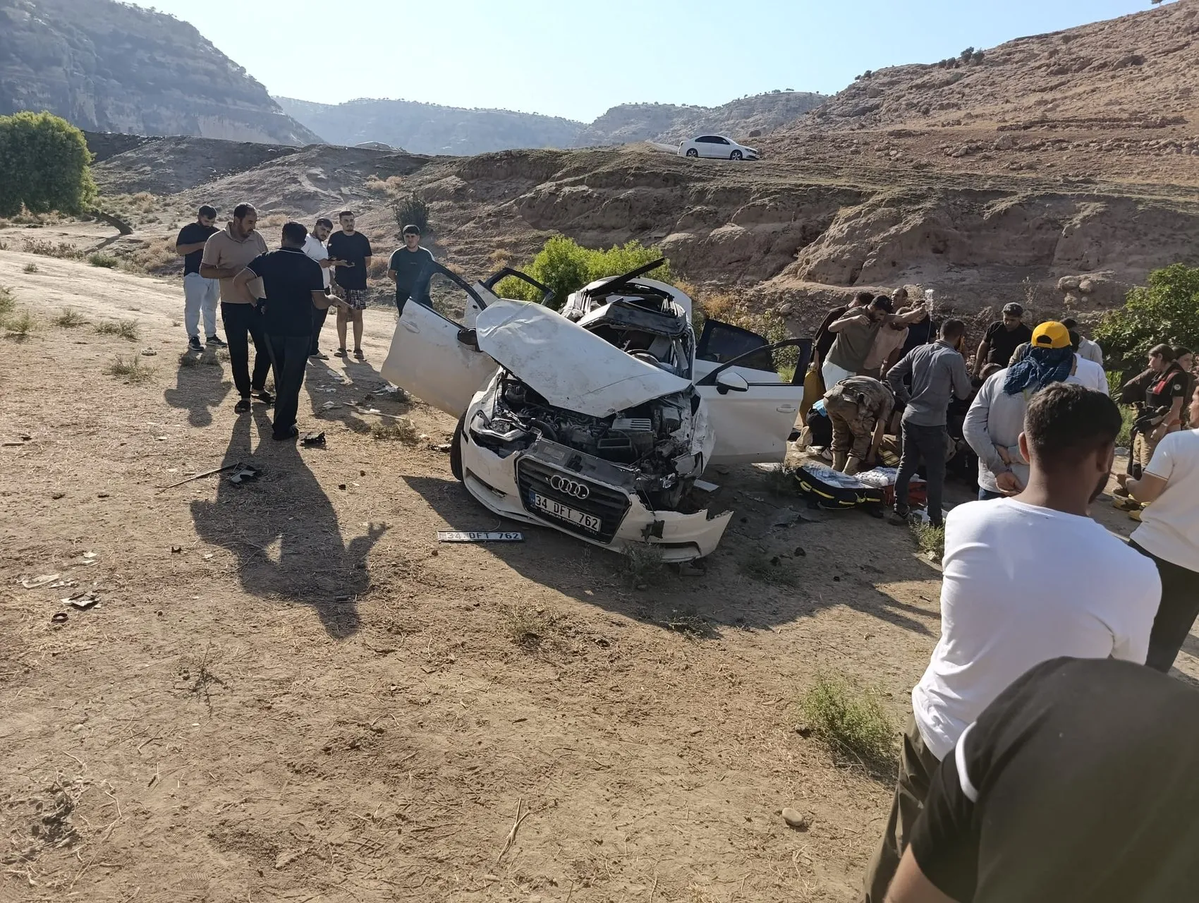 Şırnak Güçlükonak yolunda meydana gelen trafik kazasında dört kişi ağır yaralandı