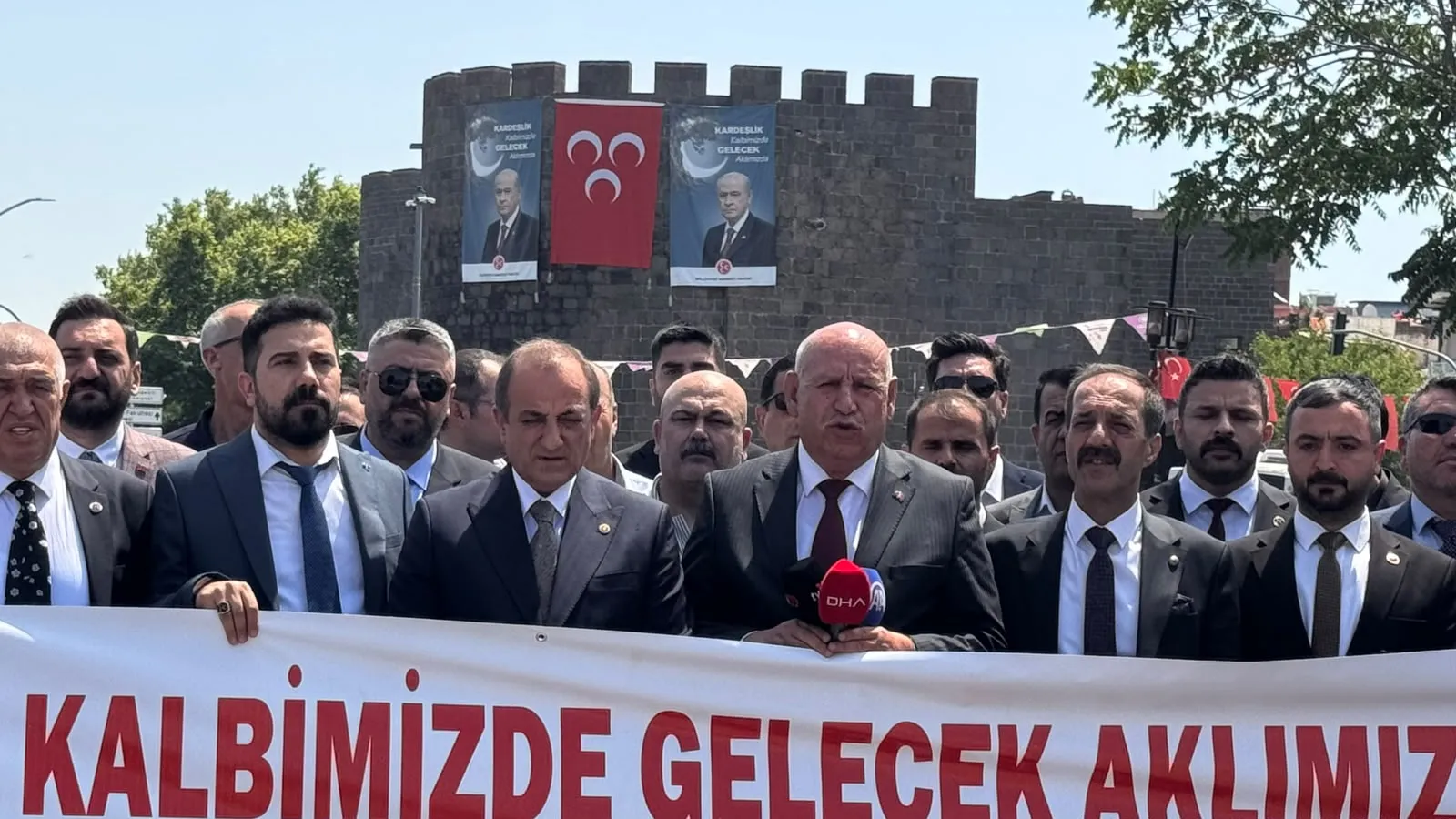 MHP Gümüşhane Milletvekili Musa Küçük Diyarbakırda Terörsüz Türkiye Projesini Savundu