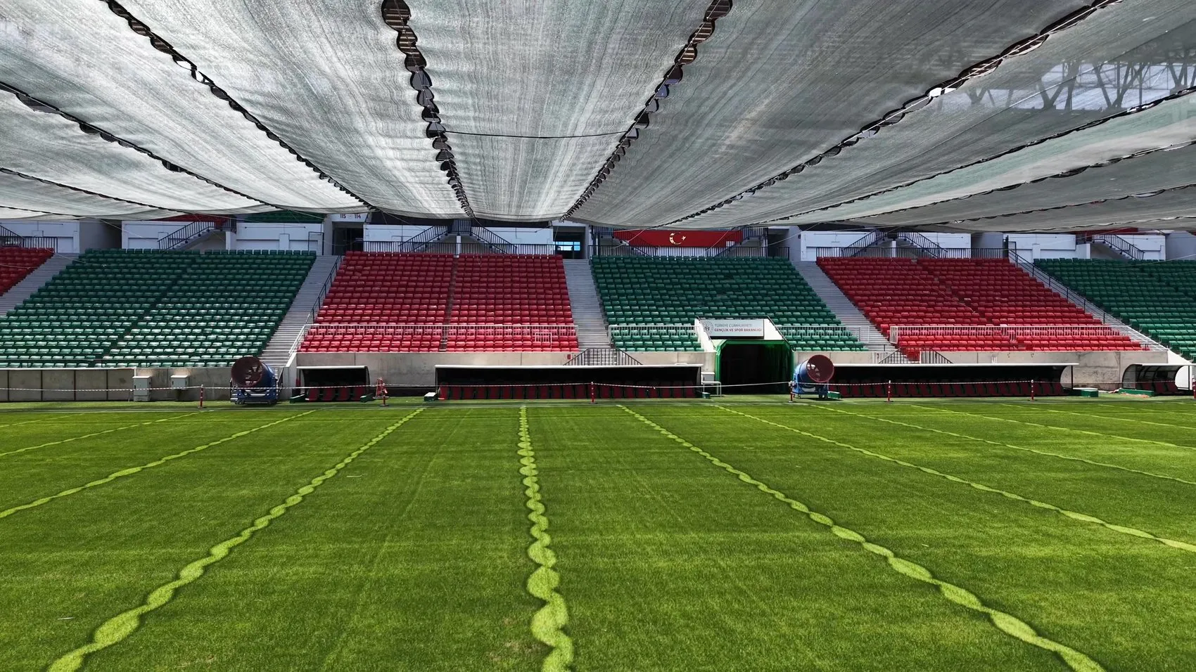 Amedspor için Diyarbakır Stadyumu Süper Lig standartlarına uygun hale getiriliyor