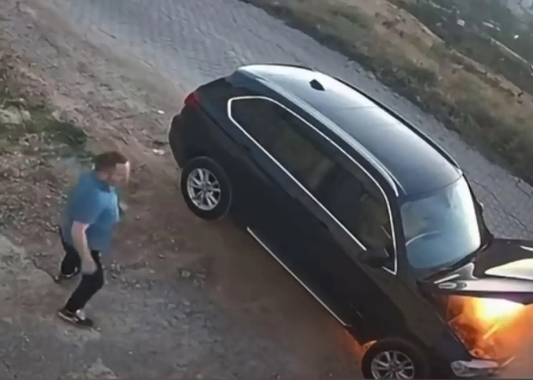 Muşta seyir halindeki otomobil bir anda alevlere teslim oldu