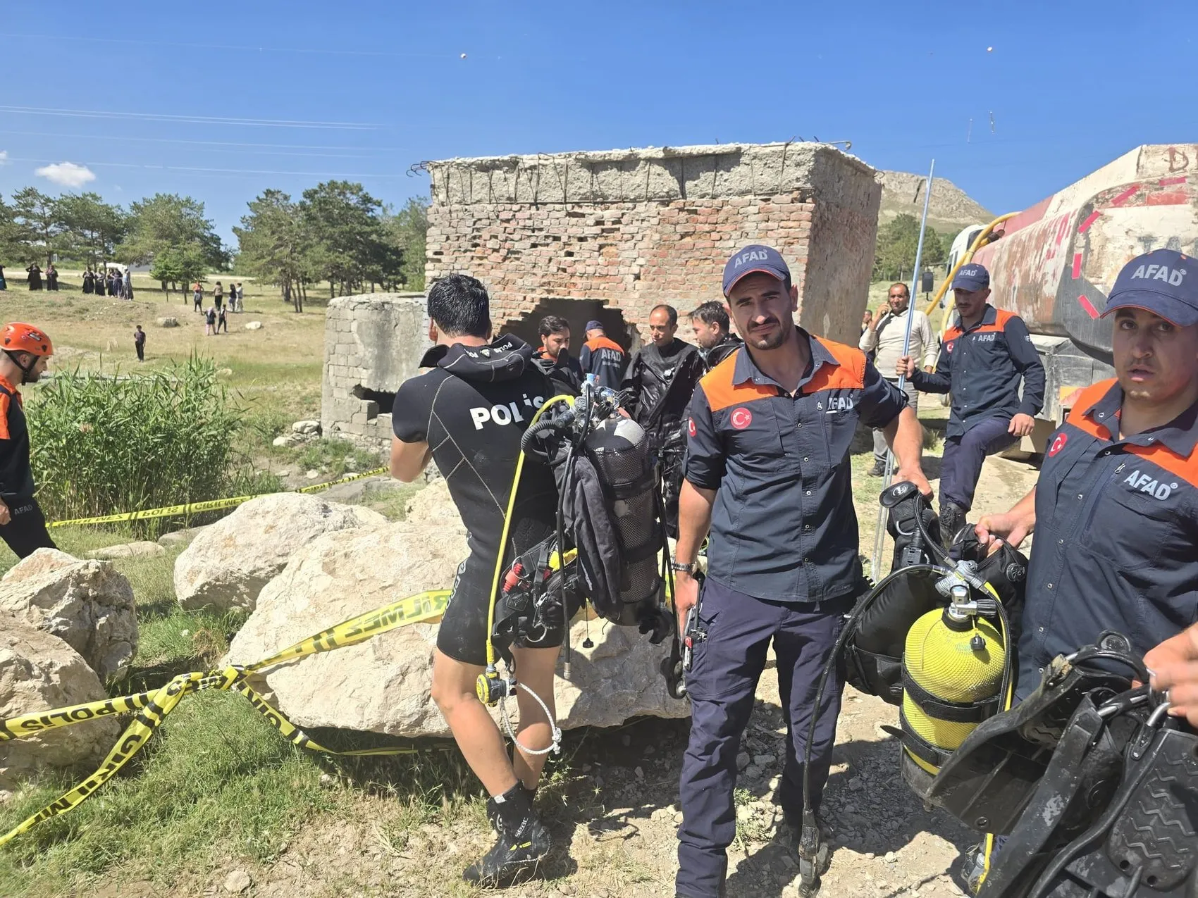 Van Tuşba'da sulama kanalına düşen küçük çocuk hayatını kaybetti