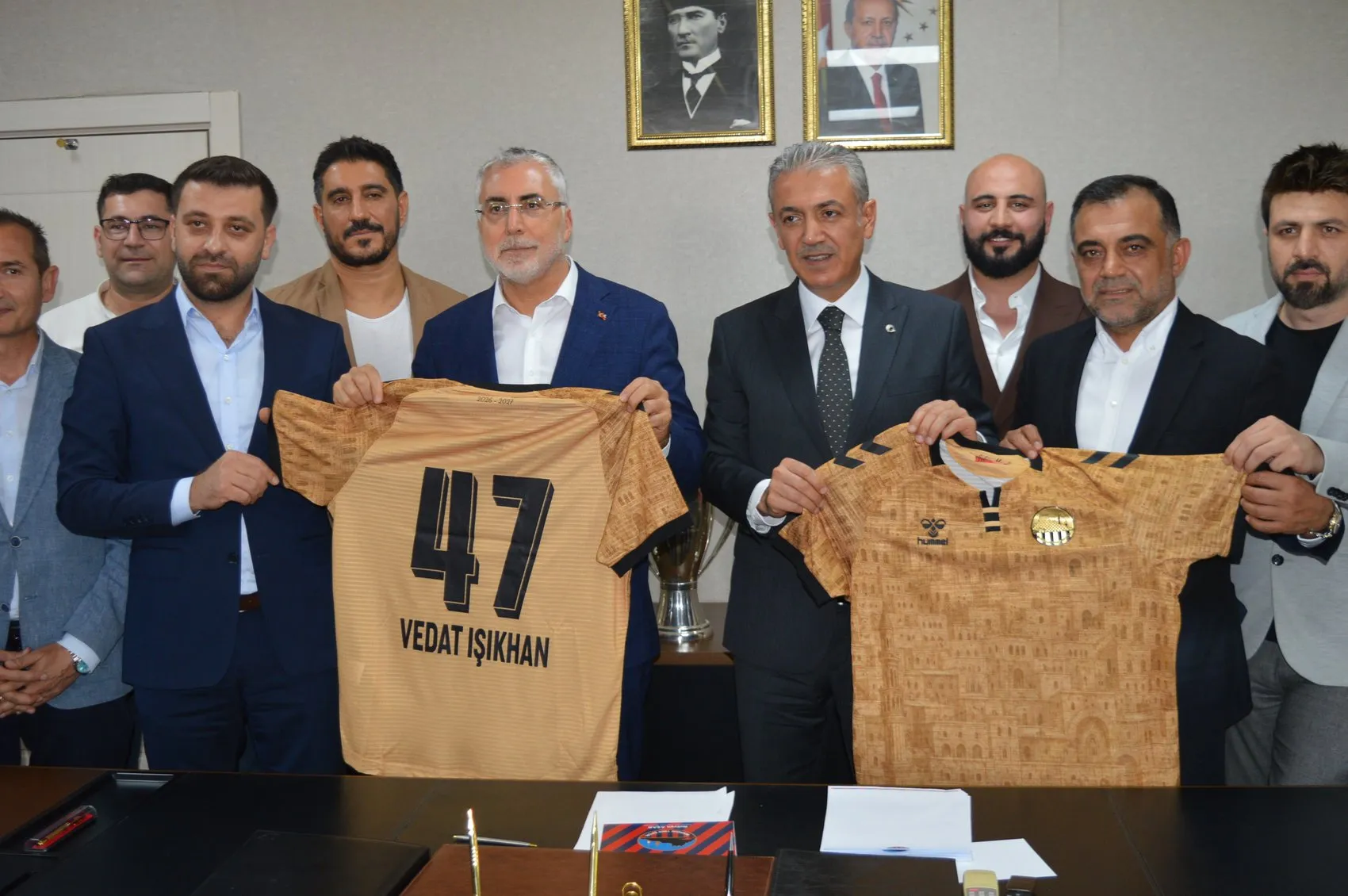 Bakan Işıkhan Mardin 1969 Spor Kulübünü Ziyaret Etti