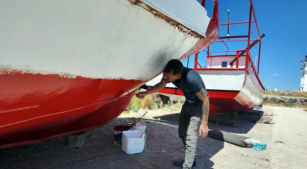 Van Gölünde inci kefali avcılığı yasağı kalktı balıkçılar göle açıldı