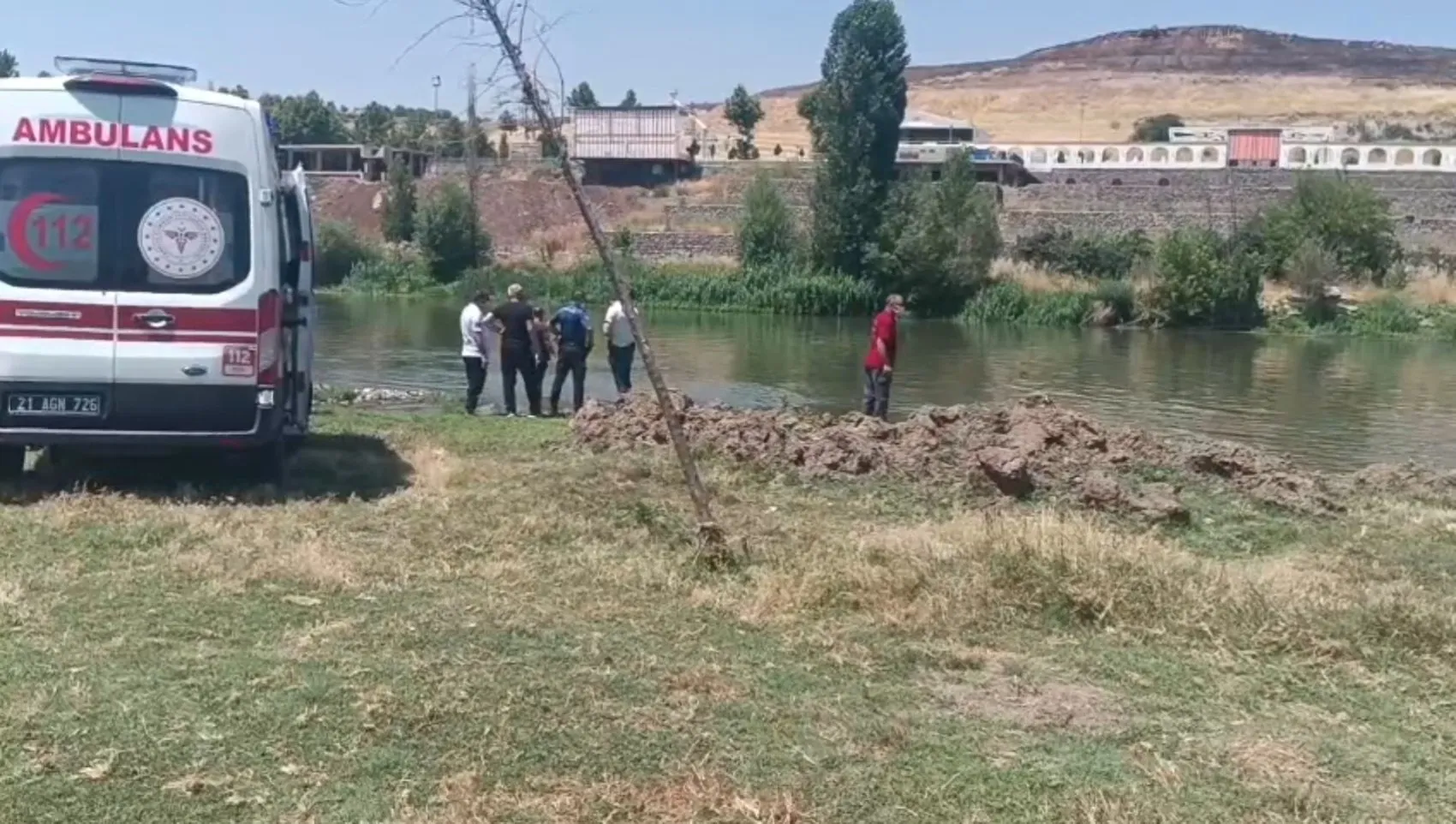 Diyarbakırda Dicle Nehri yüzeyinde bir erkek cansız bedeni keşfedildi