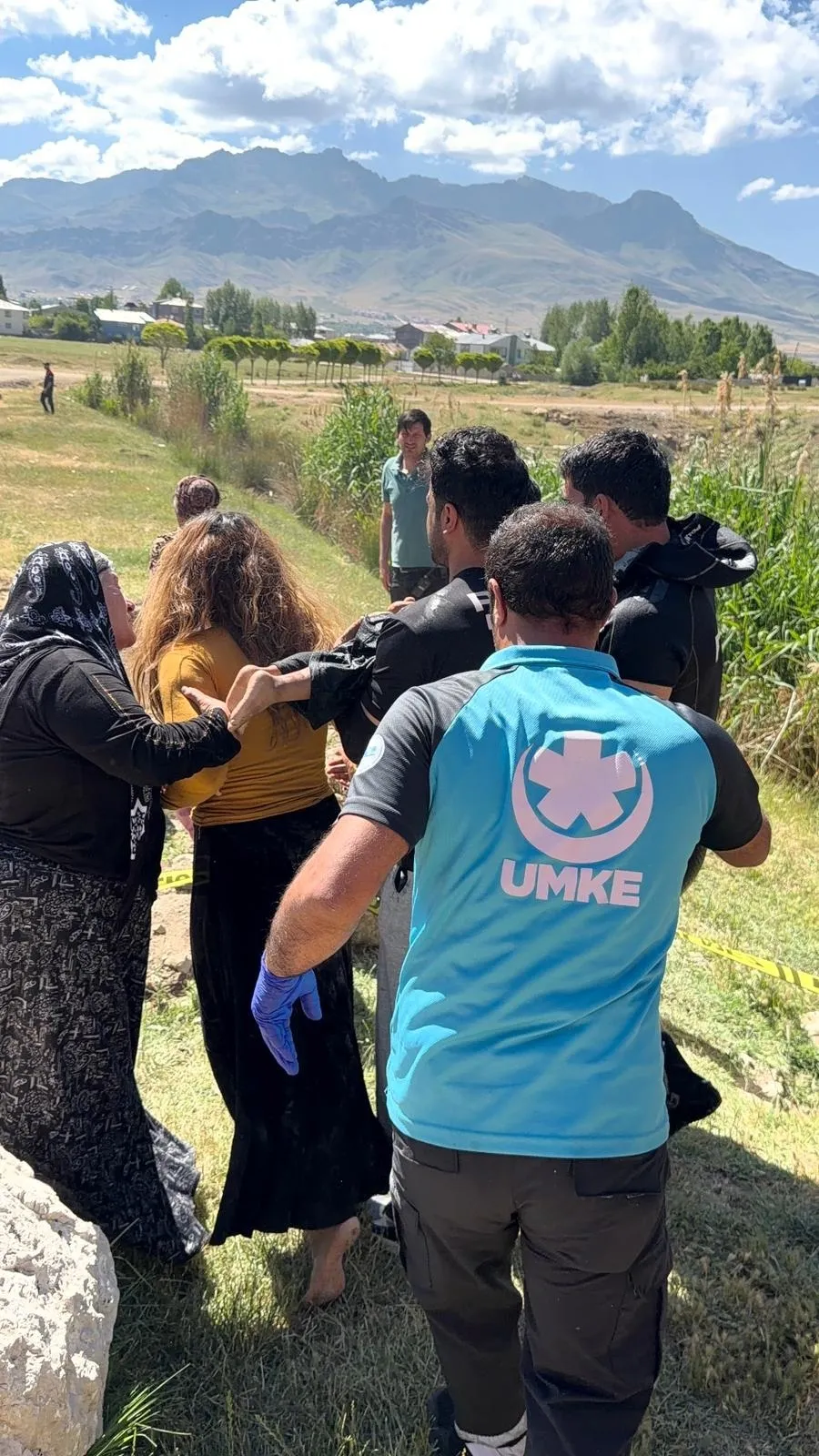 Van Tuşba'da sulama kanalına düşen küçük çocuk hayatını kaybetti